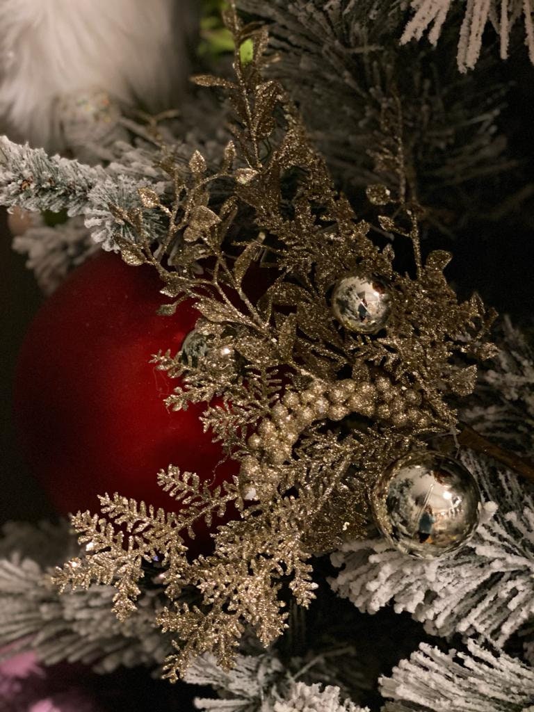 18"glitter smilax/berry/fir vp ball spray champagne