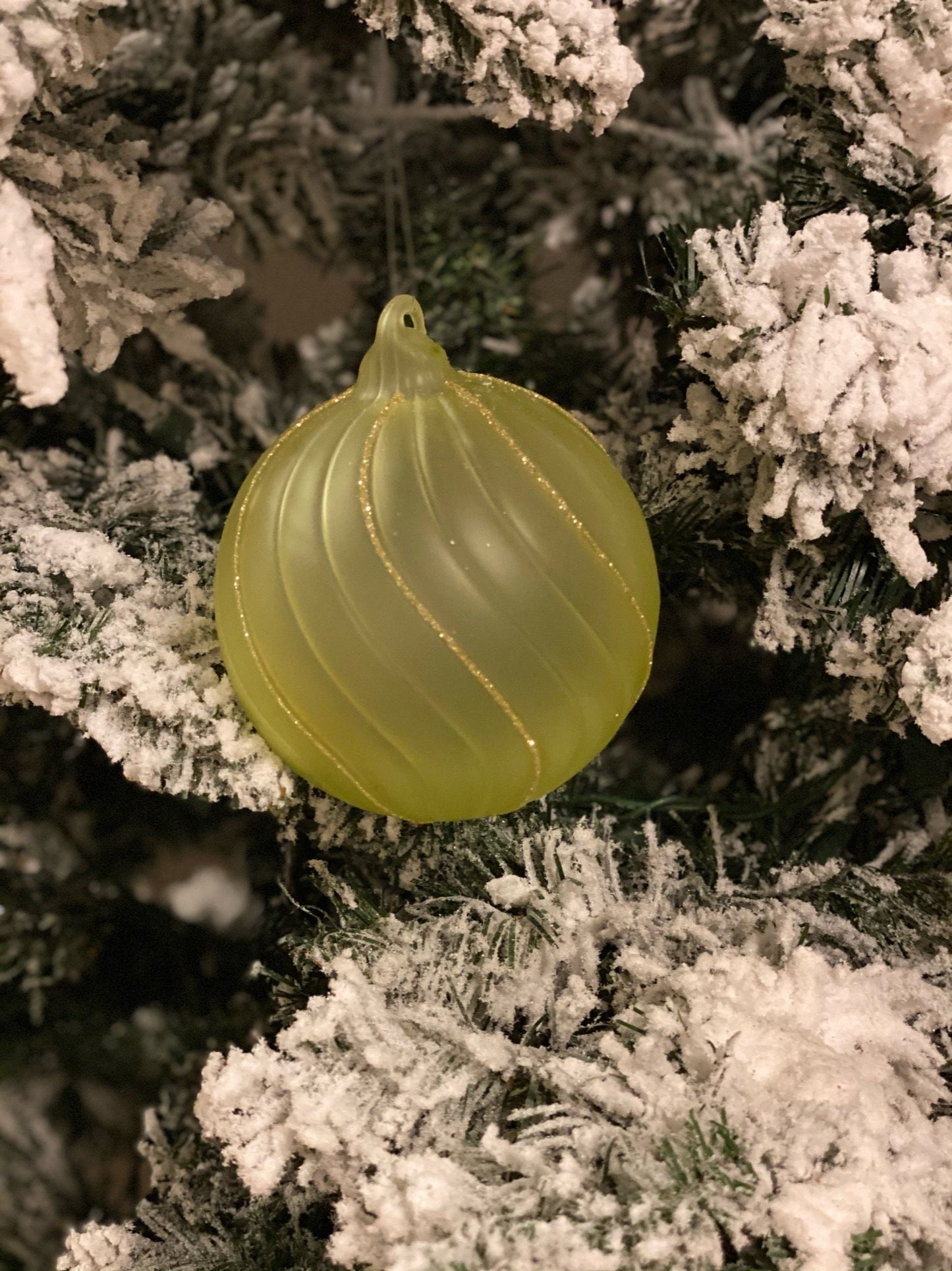 4-5.5"Frost Glass Ball Set of 2