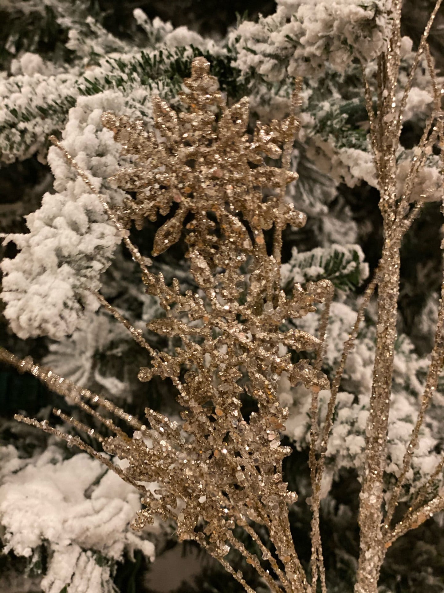 33" snowflake spray mark roberts