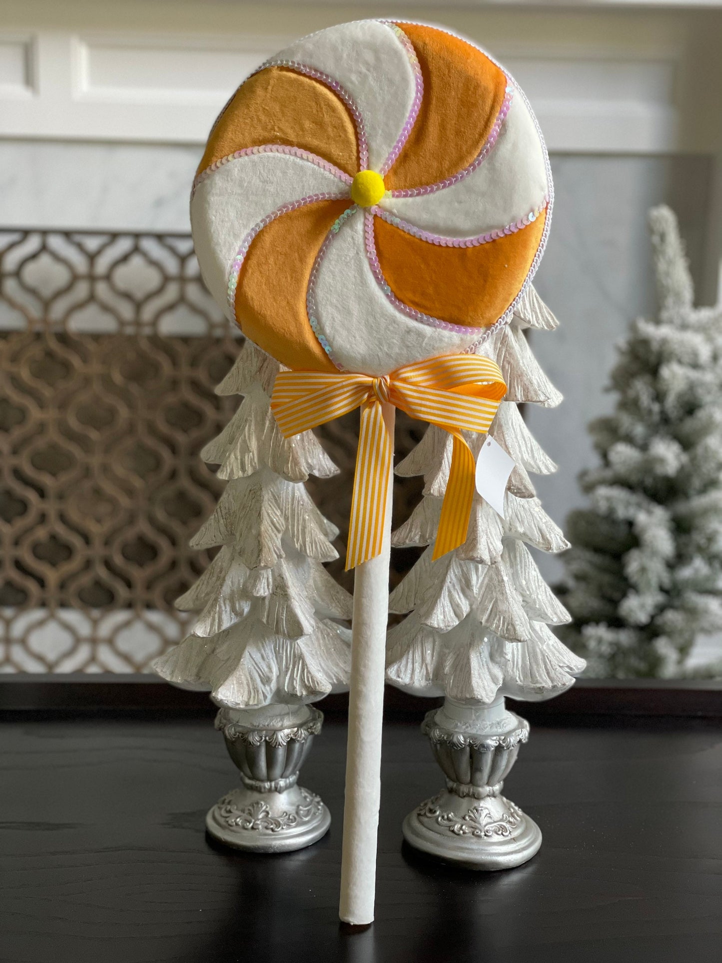 25” Lollipop velvet, yellow and white. 10” diameter*