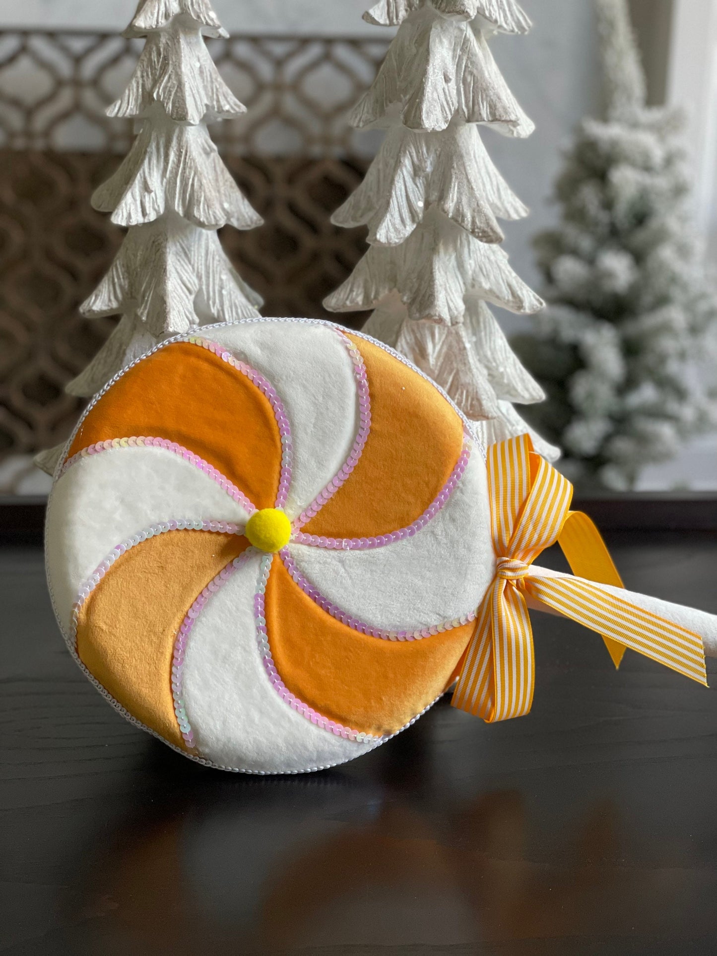 25” Lollipop velvet, yellow and white. 10” diameter*