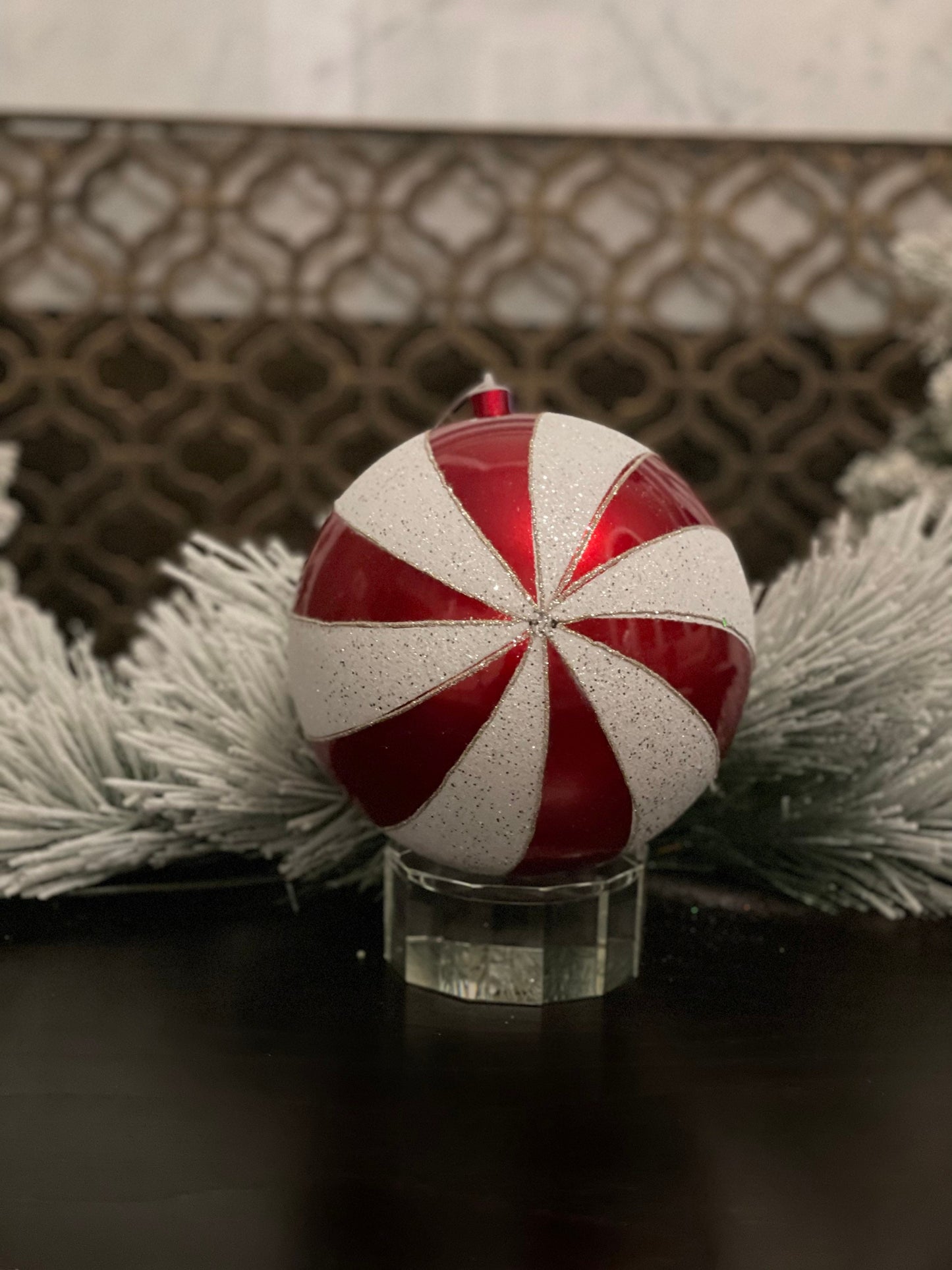 Ball 200mm candy cane red/white. Glitter*