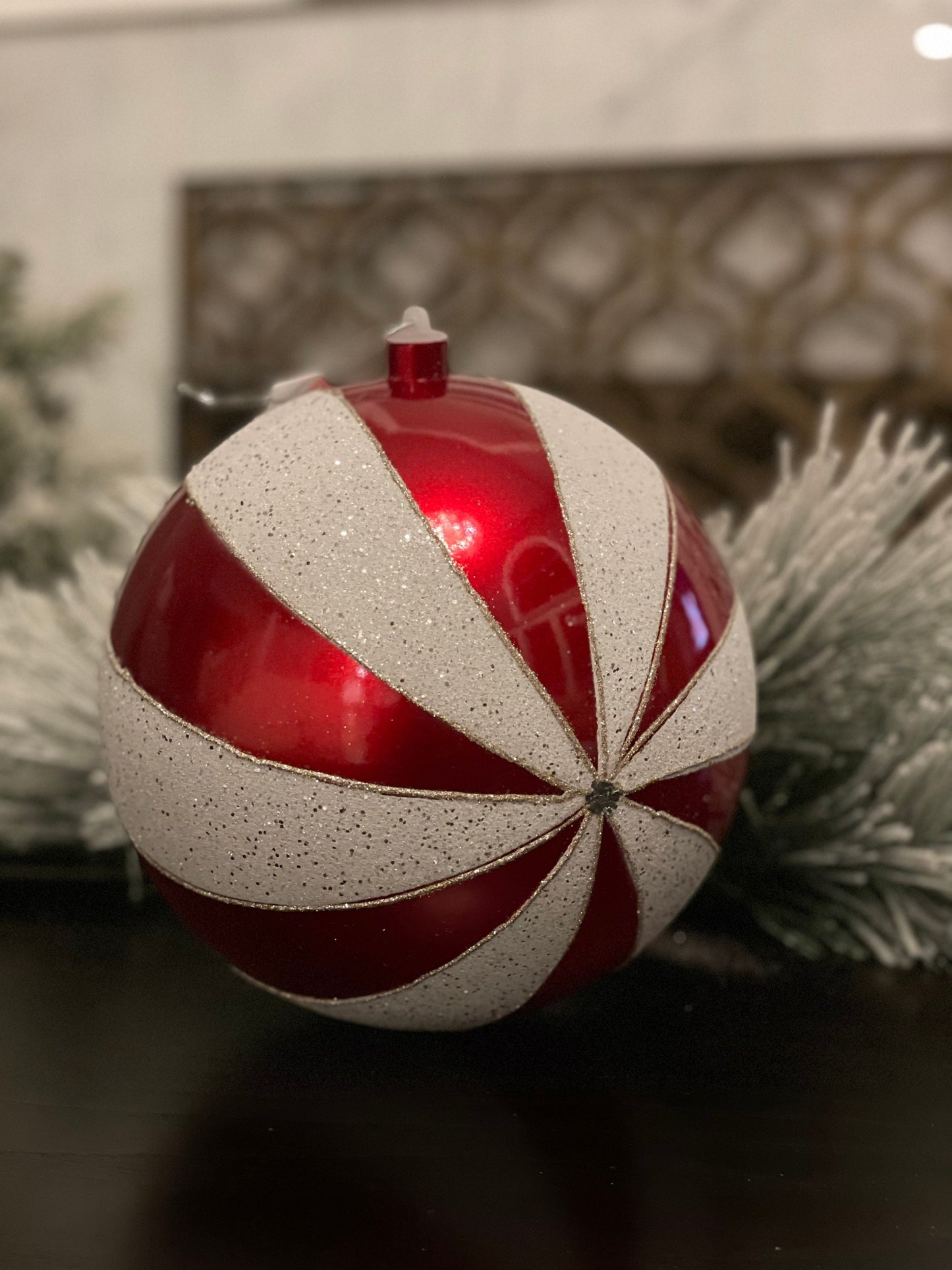 Ball 200mm candy cane red/white. Glitter*