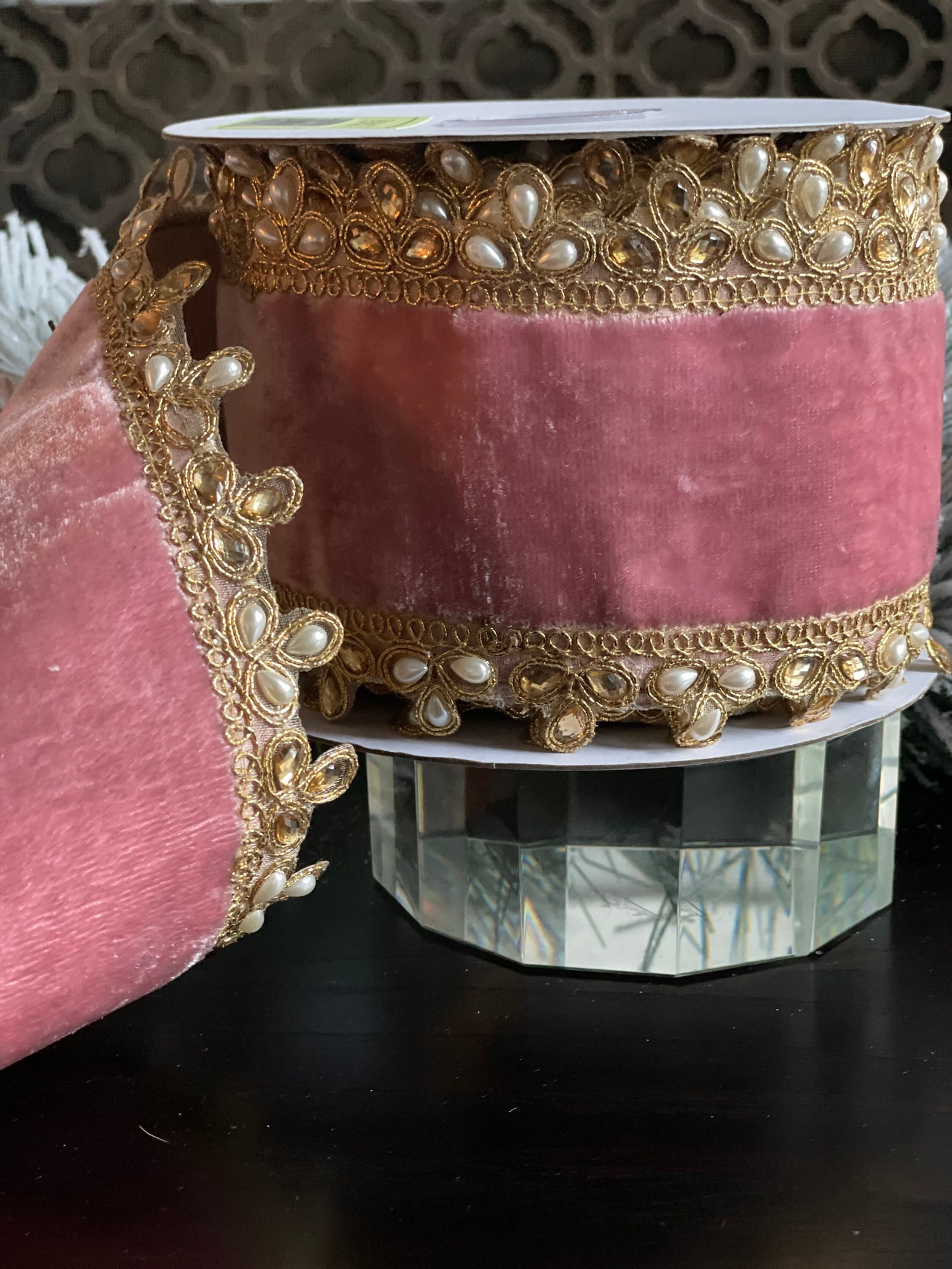 4” x 5 yds. velvet pearl, jewel edge double side ribbon. Pink. Wired.
