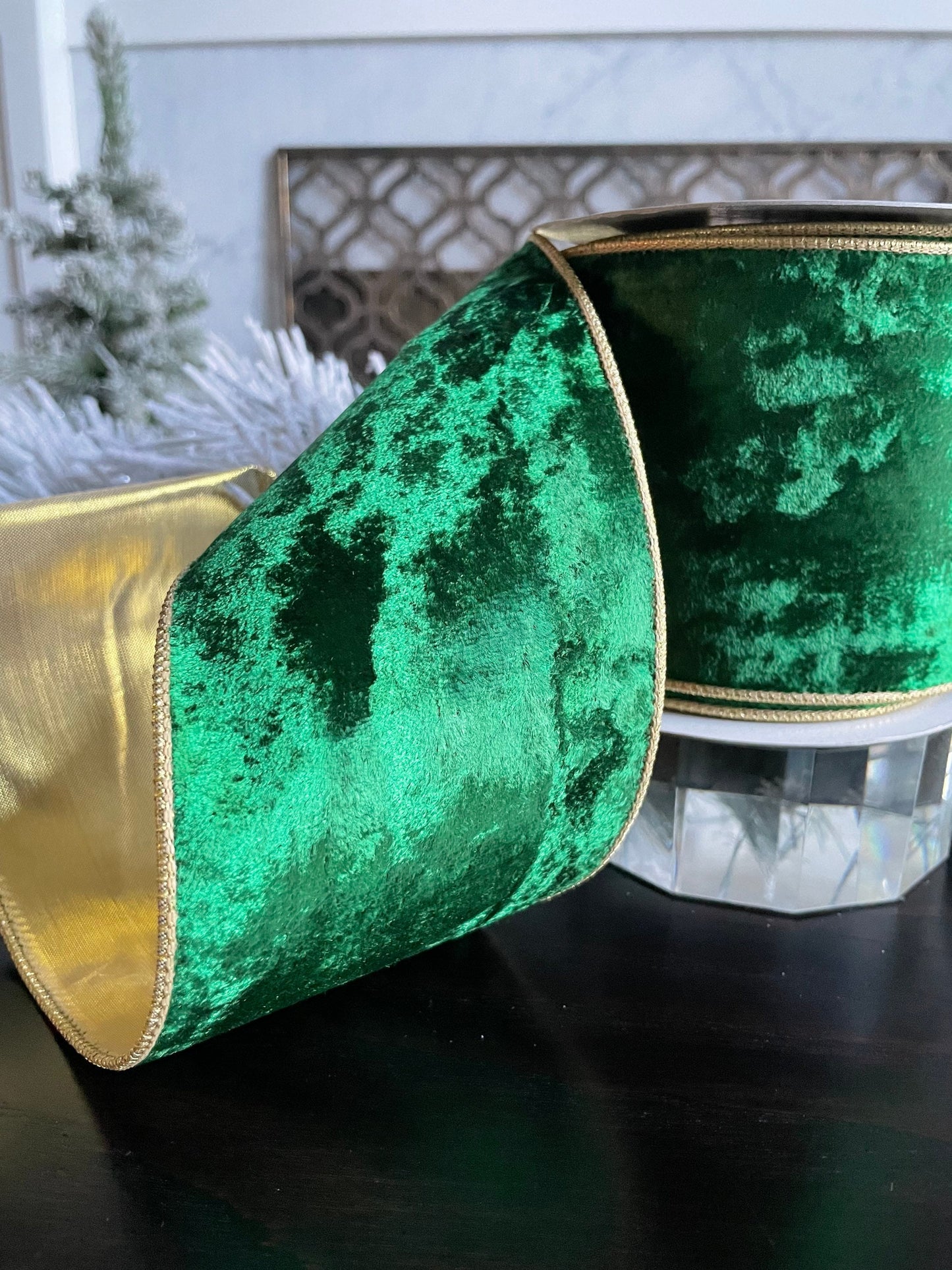 4” X 10 yds velvet emerald ribbon with gold back. Emerald and gold. Wired.