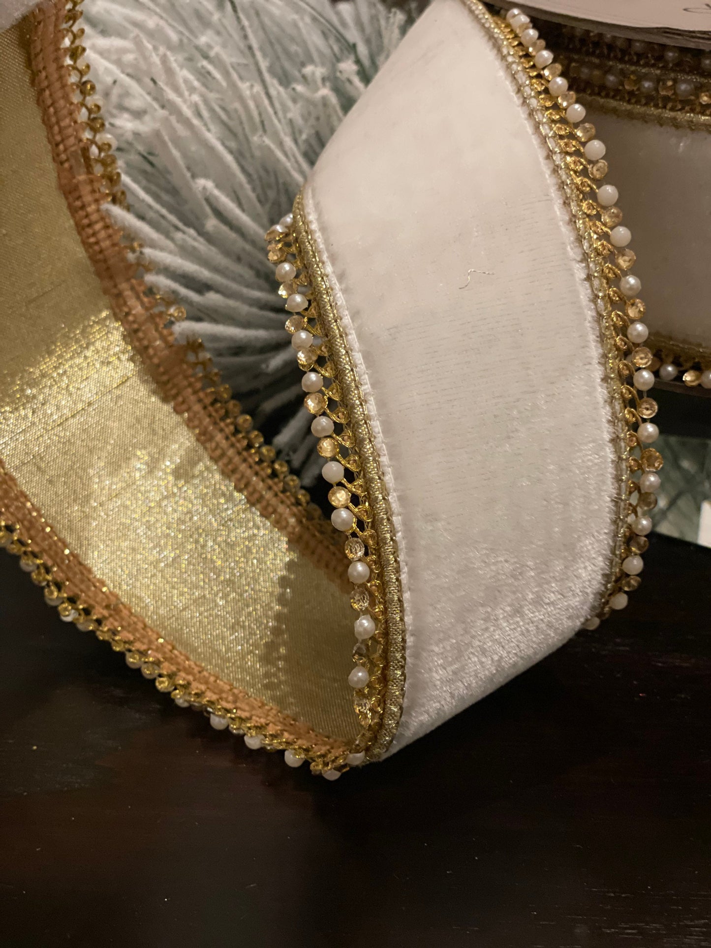 2.5” x 10 yds. Velvet petite jewel edge winter white ribbon. Wired.