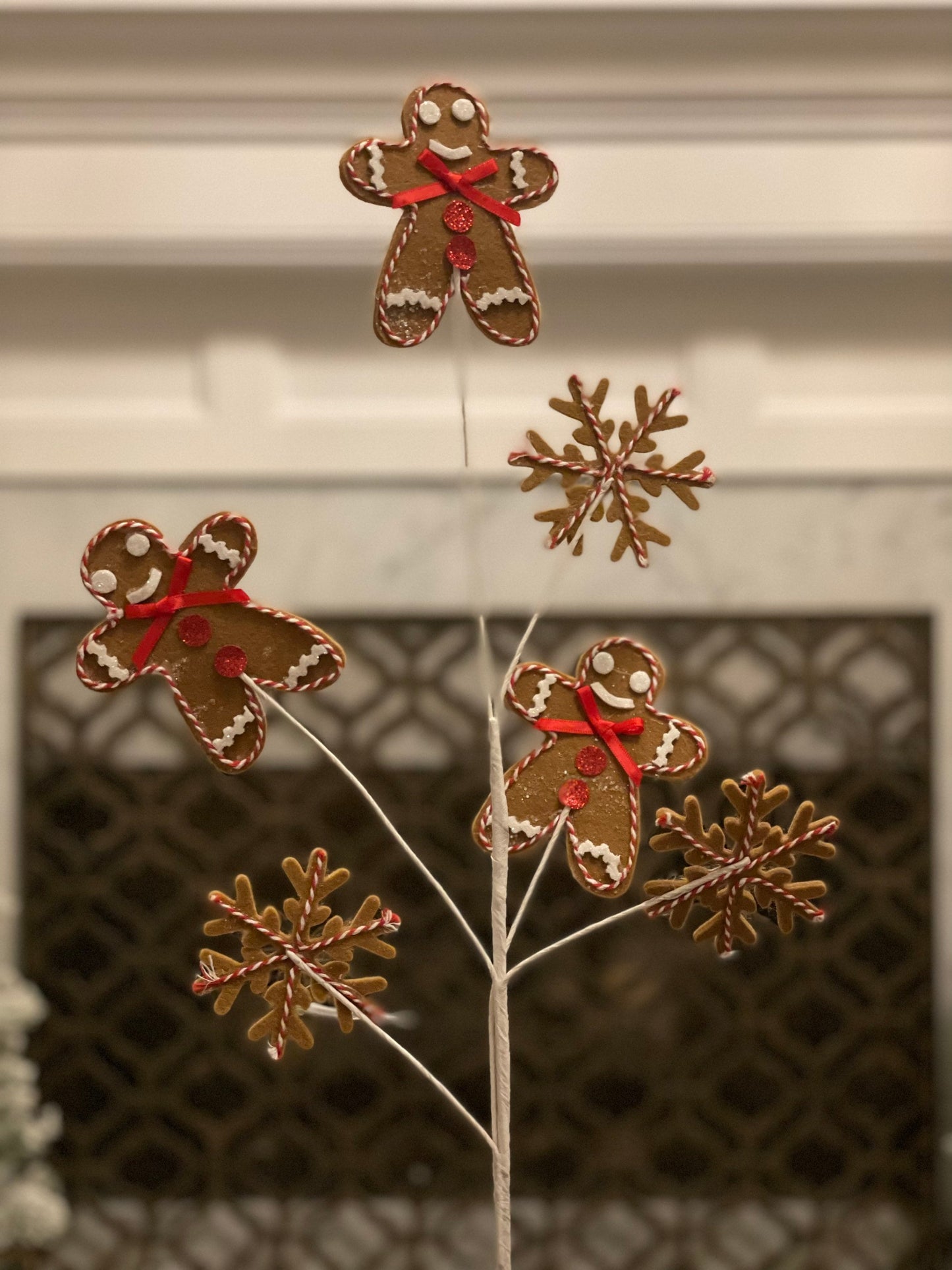 31" Gingerbread snowflake spray