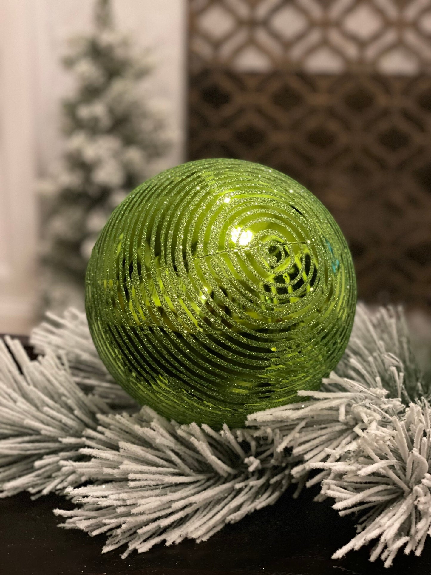 Ball 200mm shiny green glitter. Plastic.