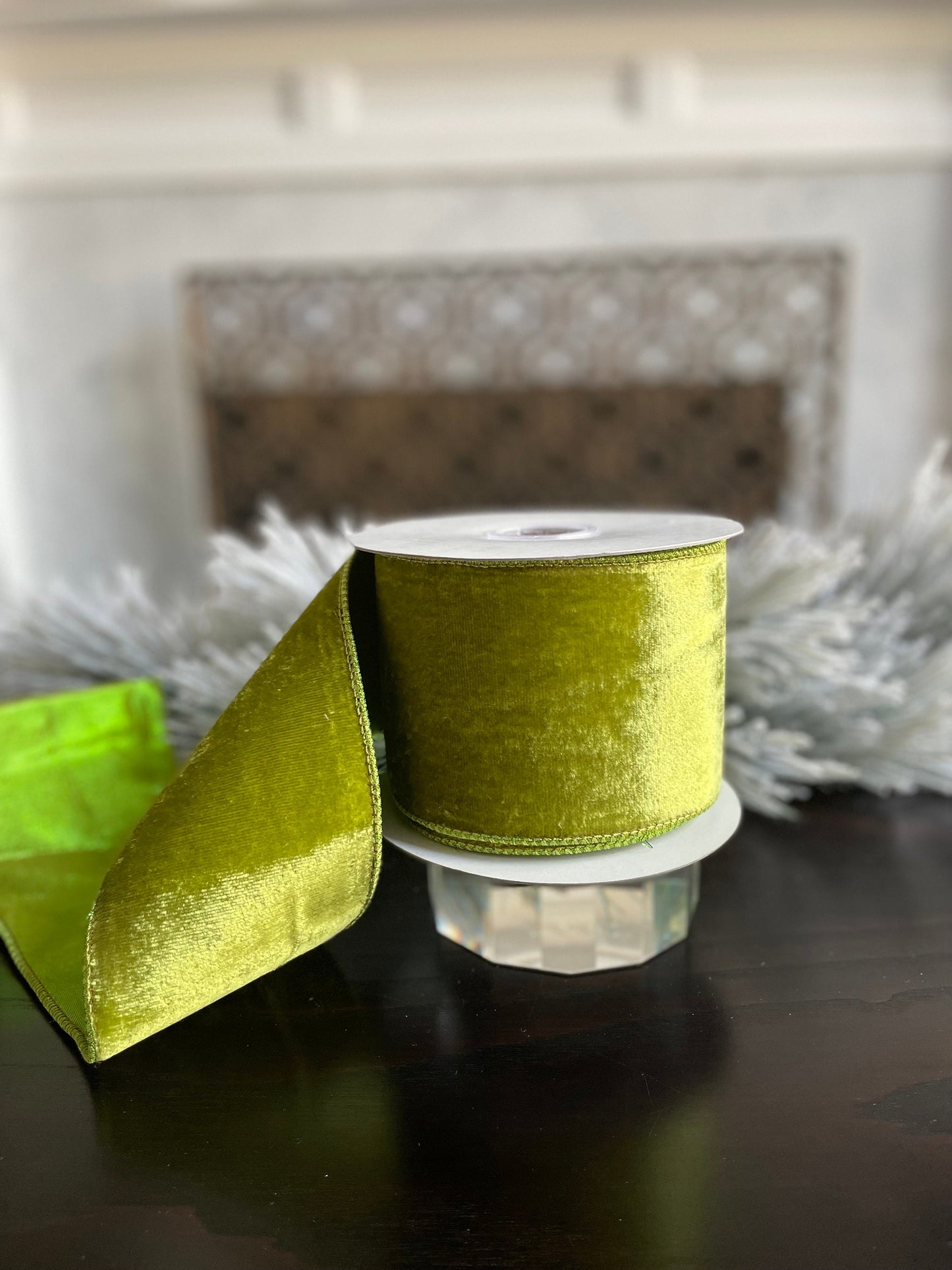 4” x 10 yds. Green apple velvet metallic back ribbon. Wired. Regency.