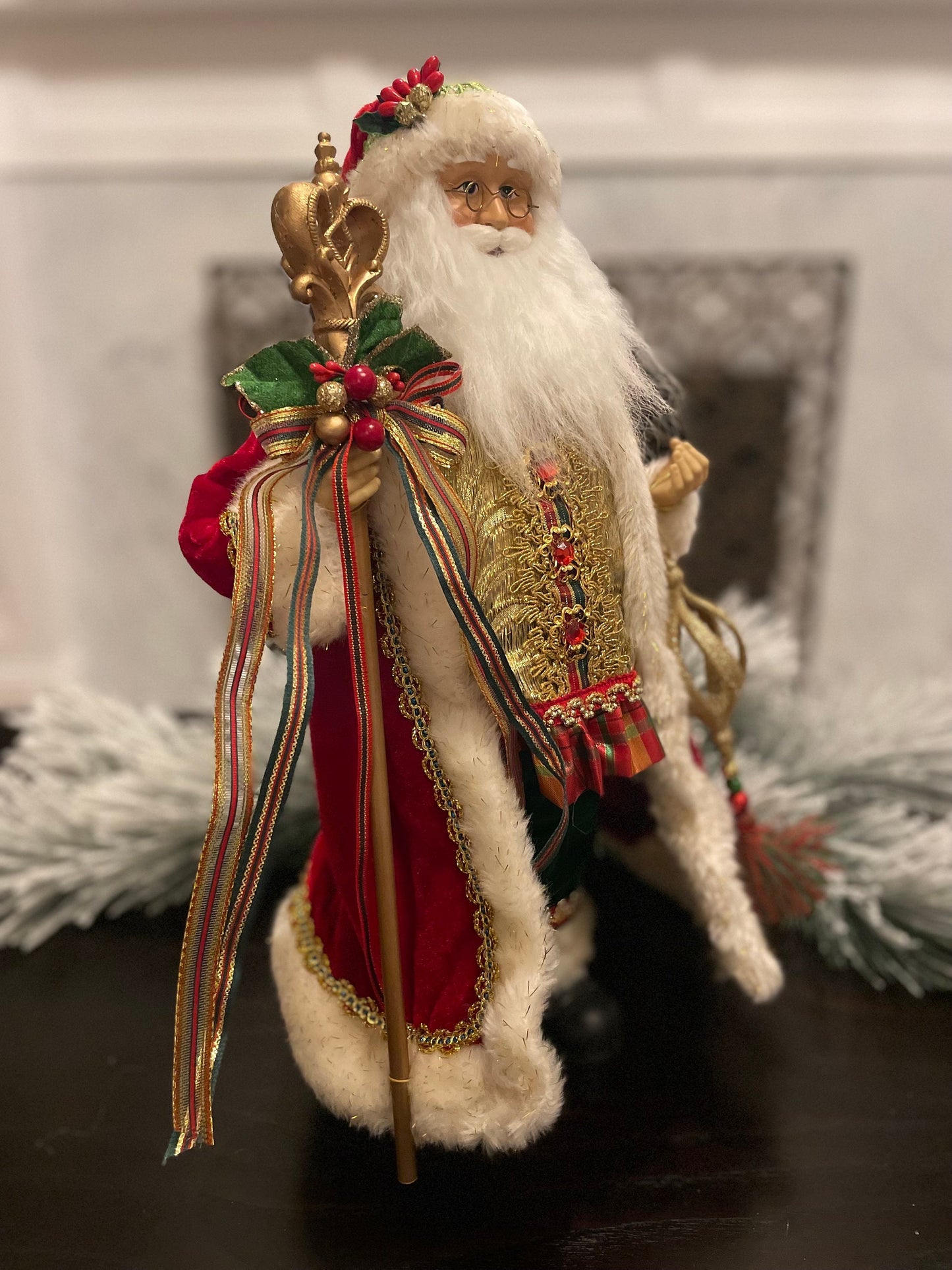 18” Classic Carols Santa.