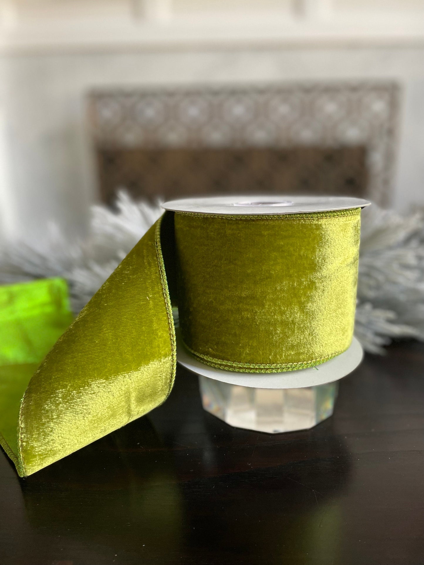 4” x 10 yds. Green apple velvet metallic back ribbon. Wired. Regency.