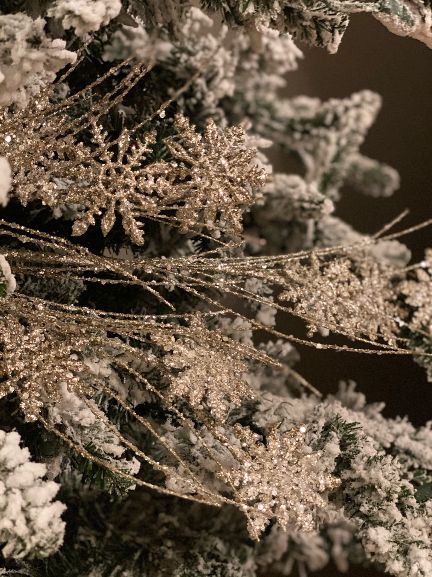 33" snowflake spray mark roberts