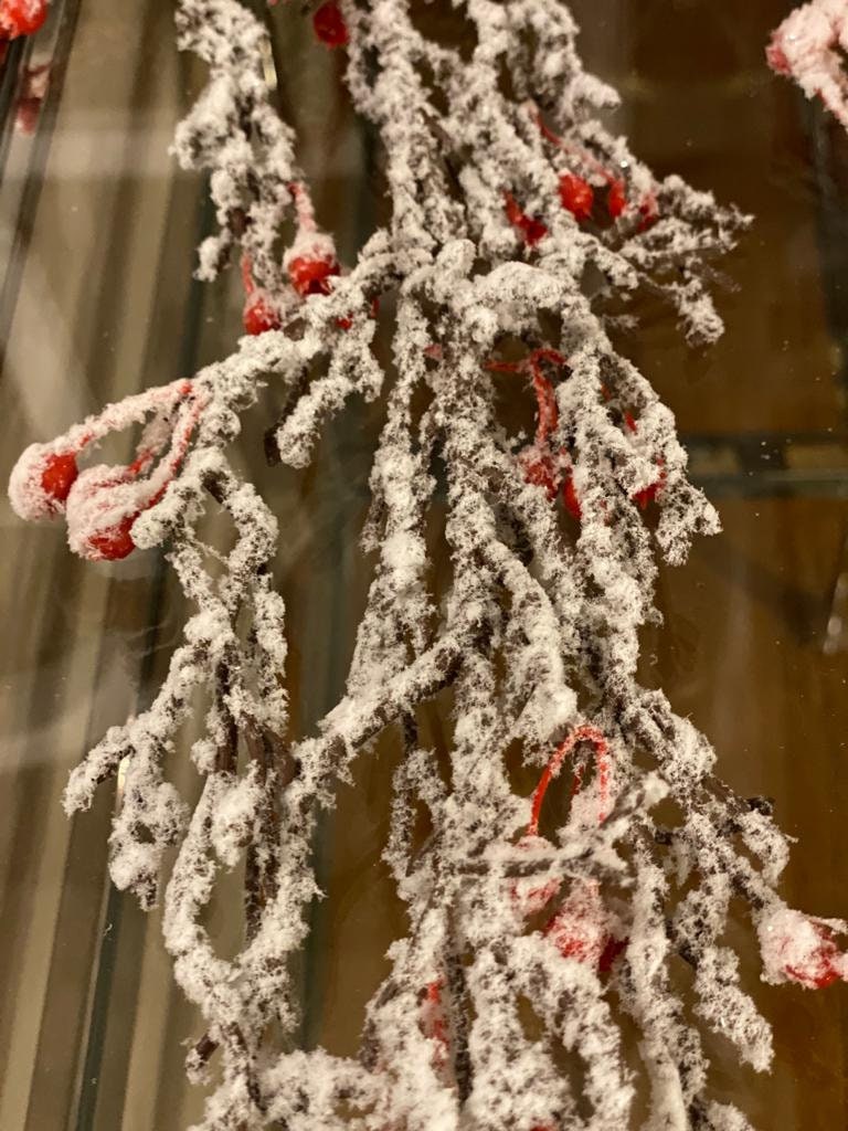 48" frosted twig/berry garland