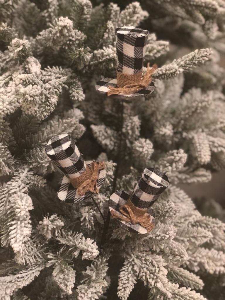 27" fabric check snowman 3 hat spray