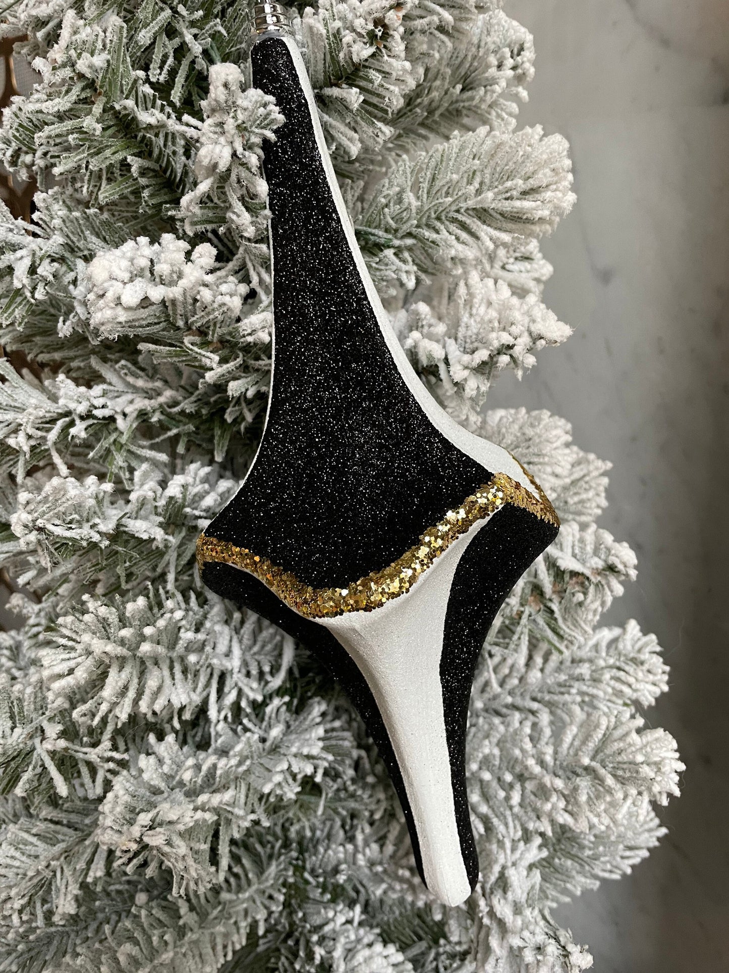 12" whimsy finial Black and White*