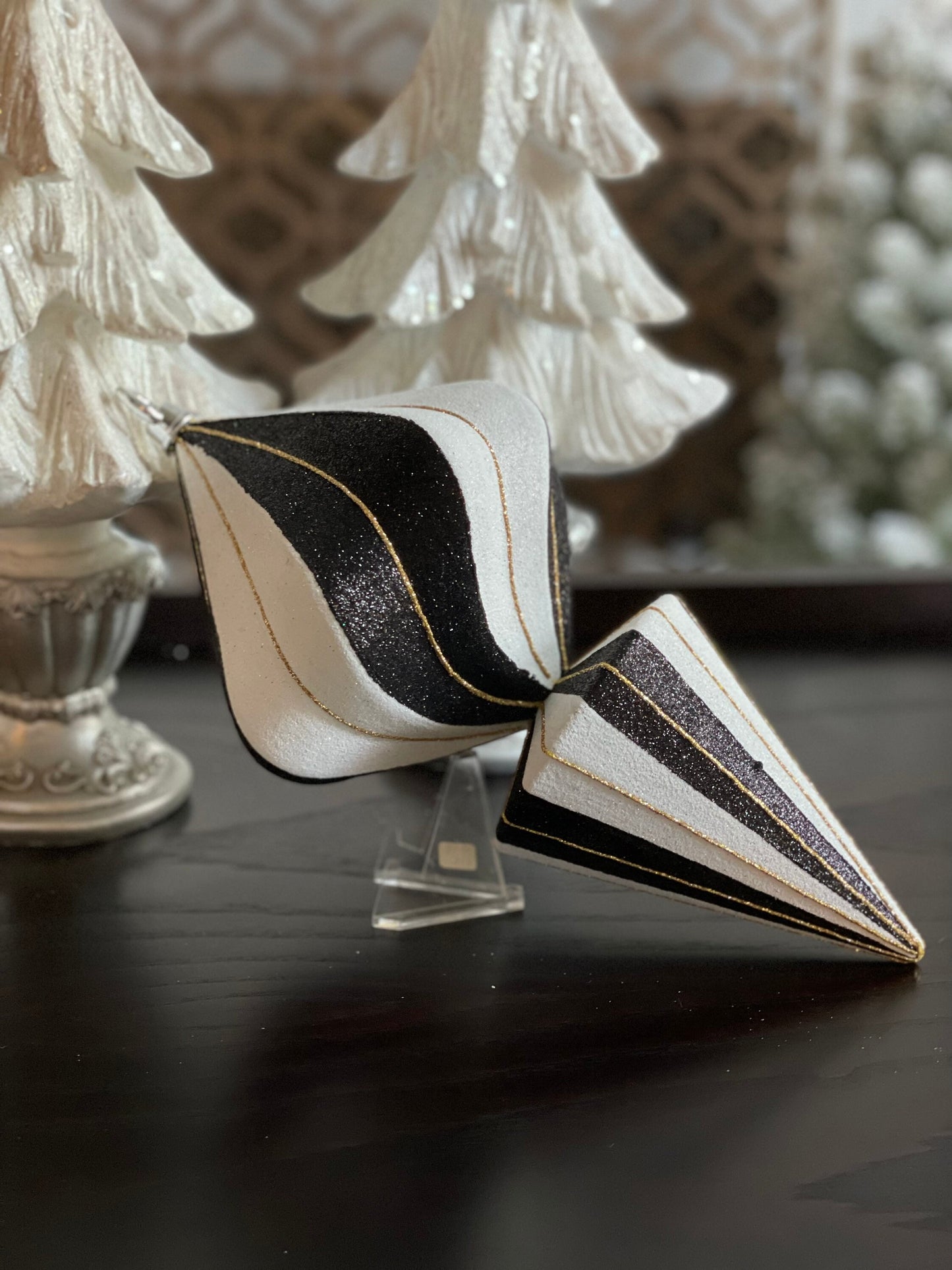 12" swirl finial Black and White*