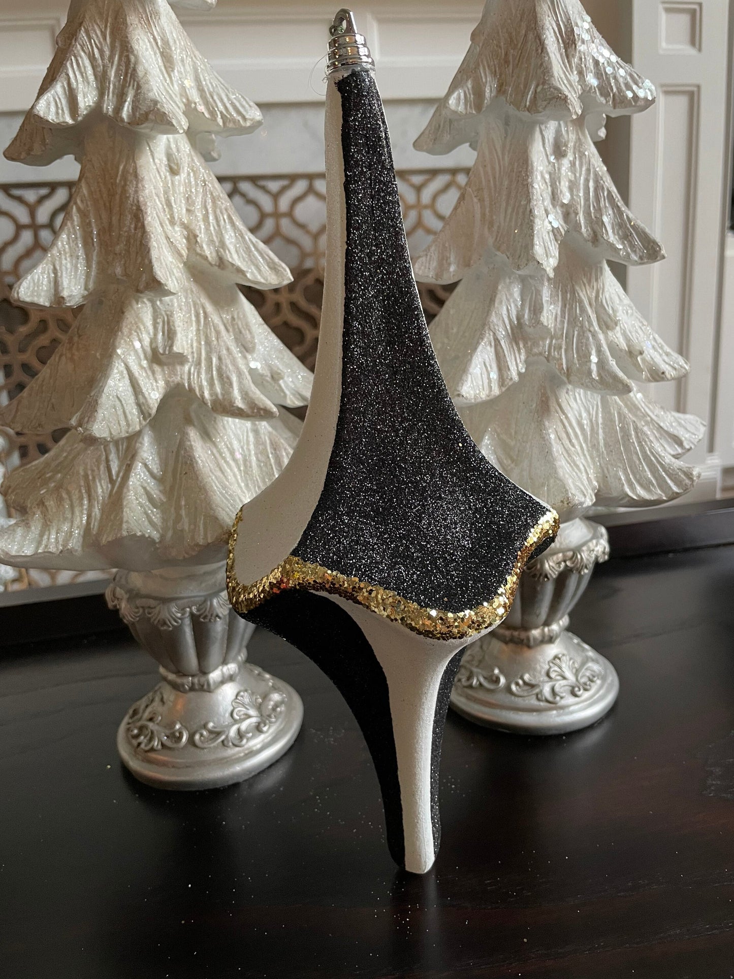 12" whimsy finial Black and White*
