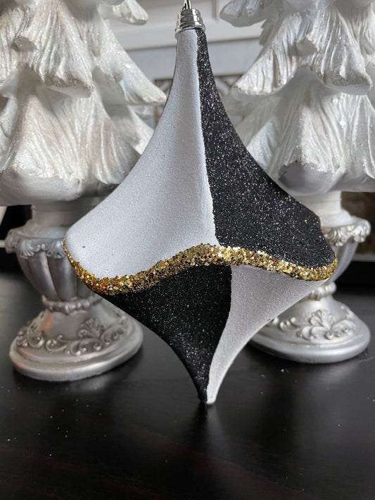 8” whimsy finial Black and White*