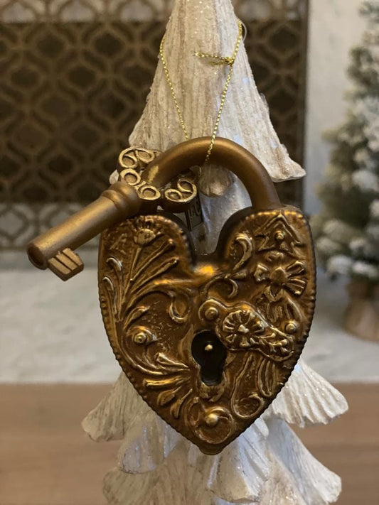 4" Key to my heart glass ornament. Eric Cortina collection