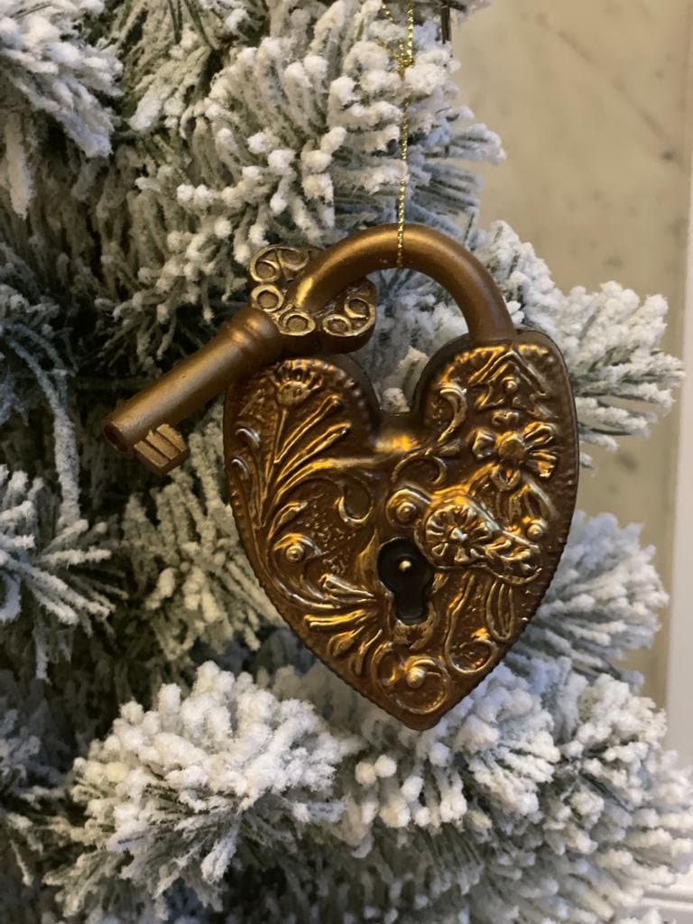 4" Key to my heart glass ornament. Eric Cortina collection