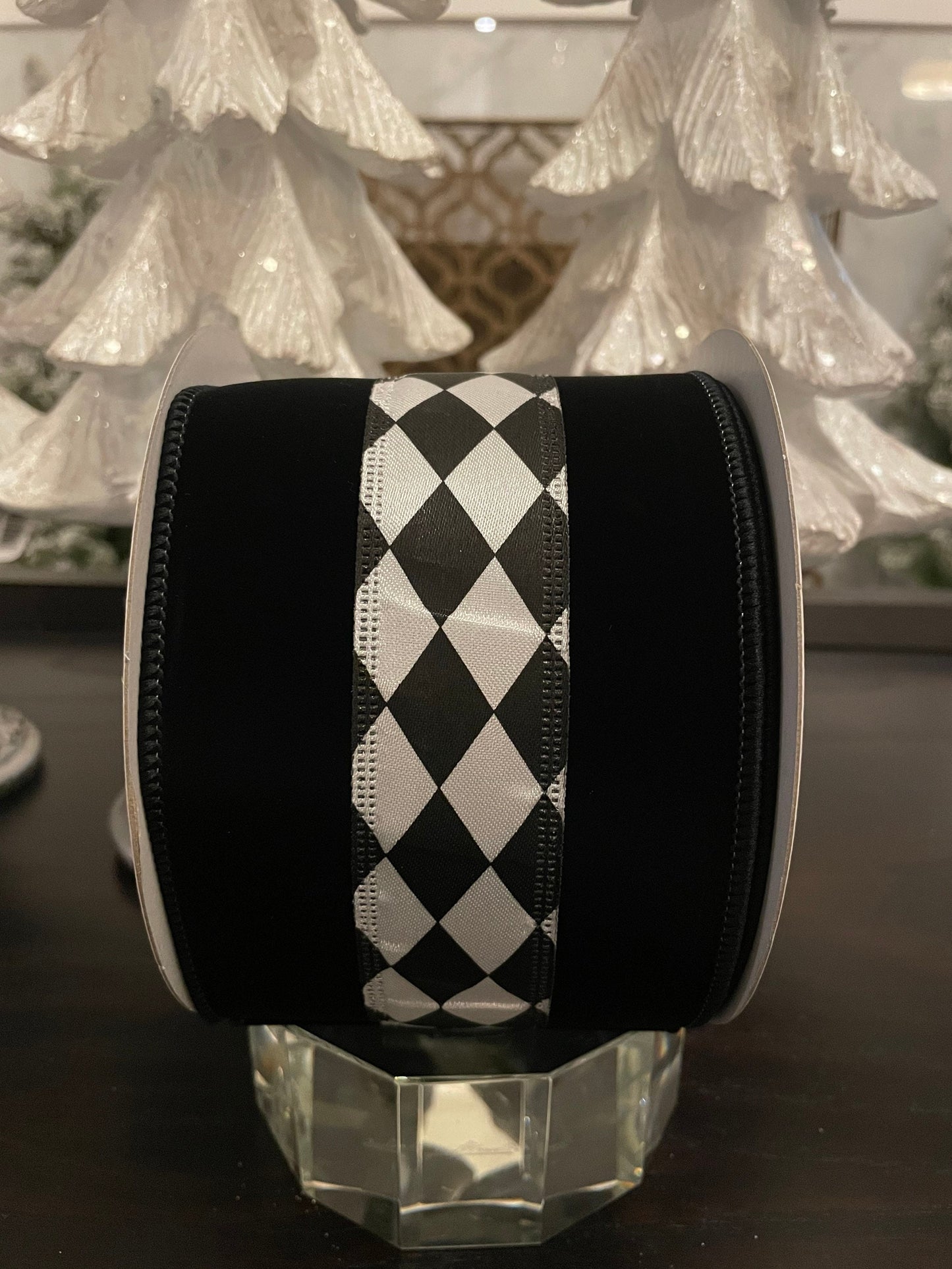 Center diamonds ribbon. Black and white 4”x 10 yards. Wired.*