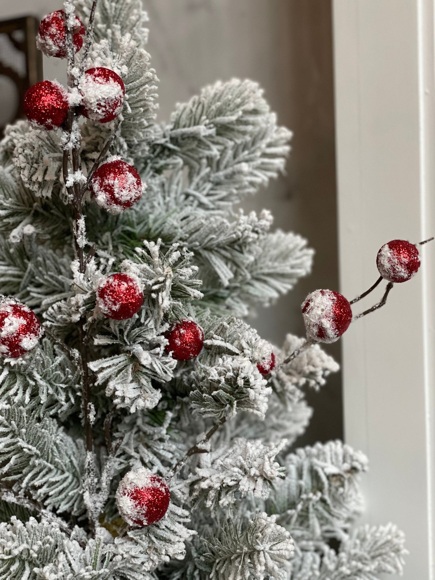 31” glitter snow ball spray