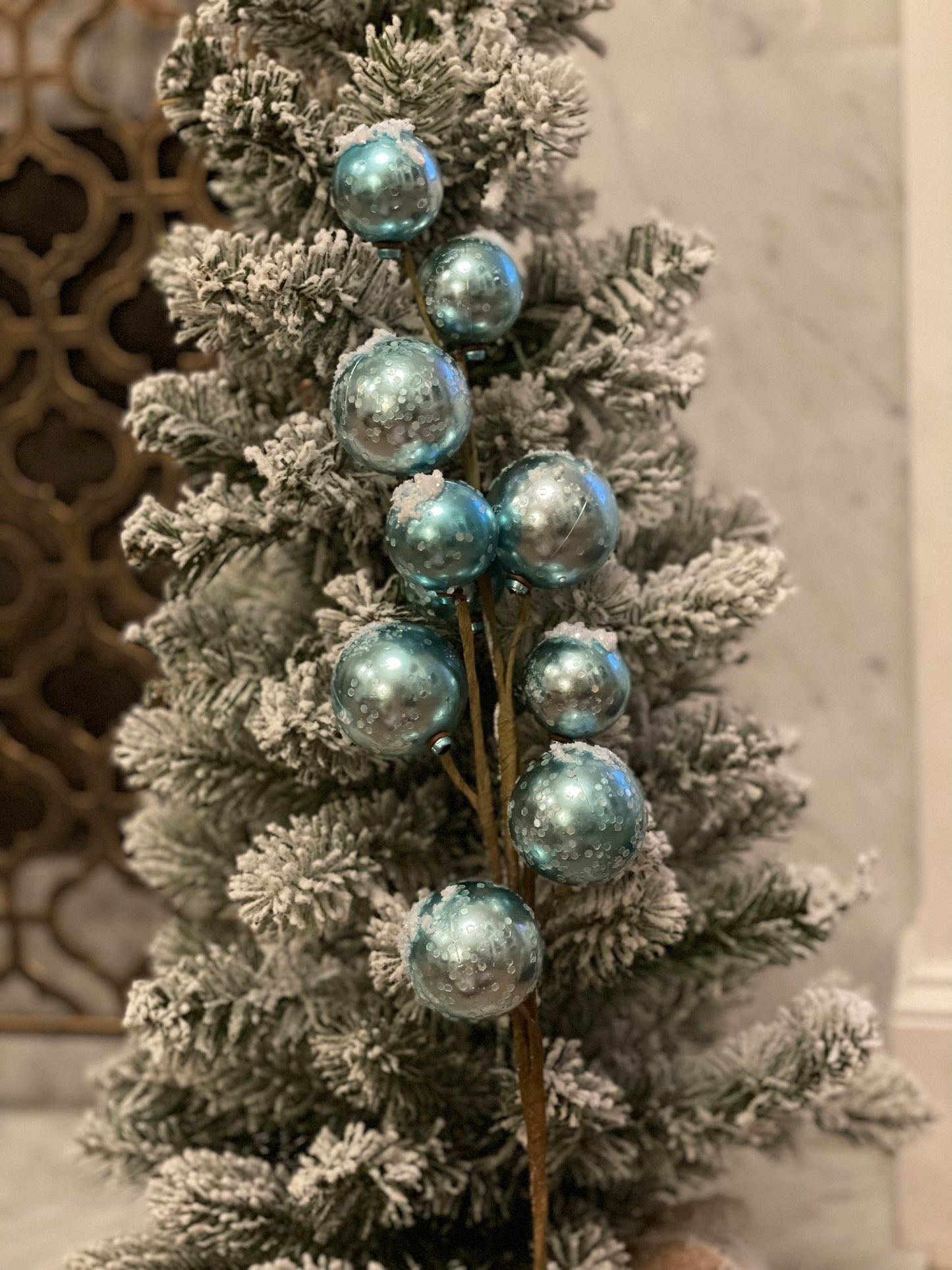 27” snowy blue ornament ball spray*