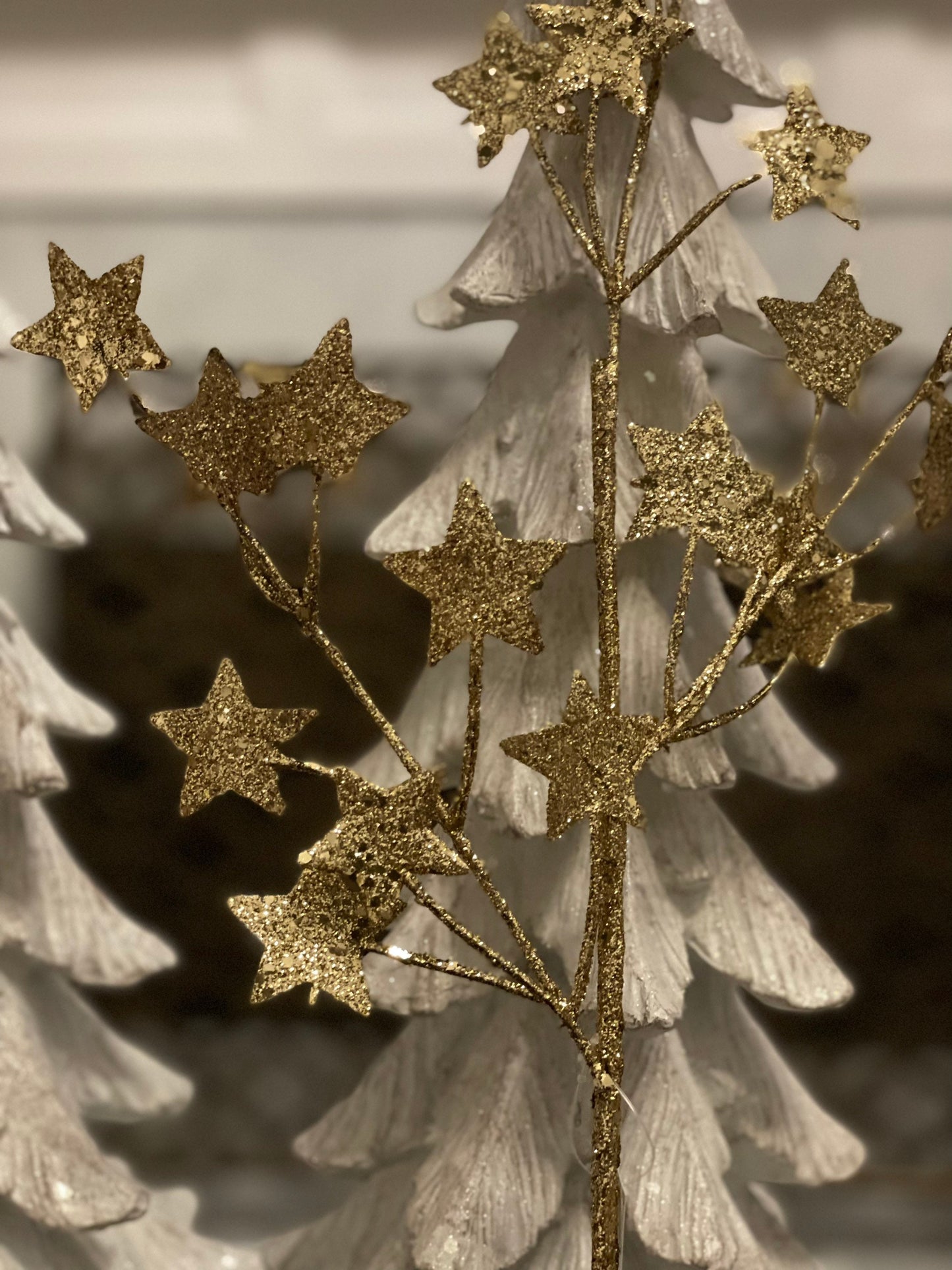 24” glitter stars spray. Gold. Set of 3.