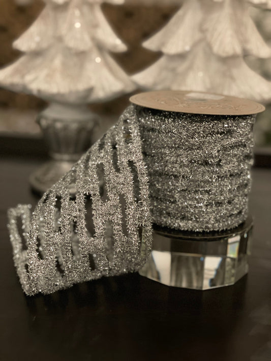 Designer tinsel link stretch silver ribbon. 4”x 10 yards. Wired.*