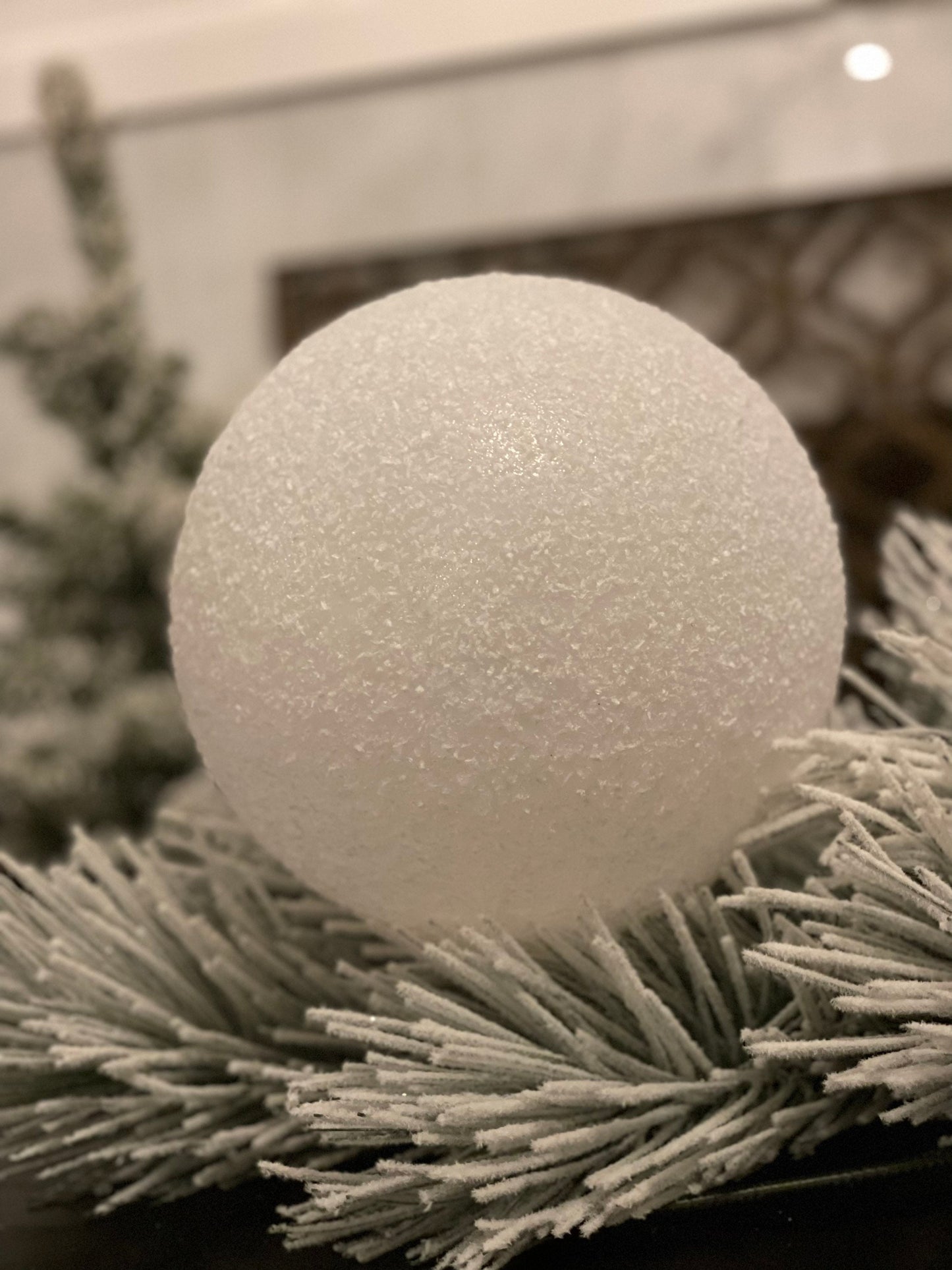 ball 200mm w/snow powder white