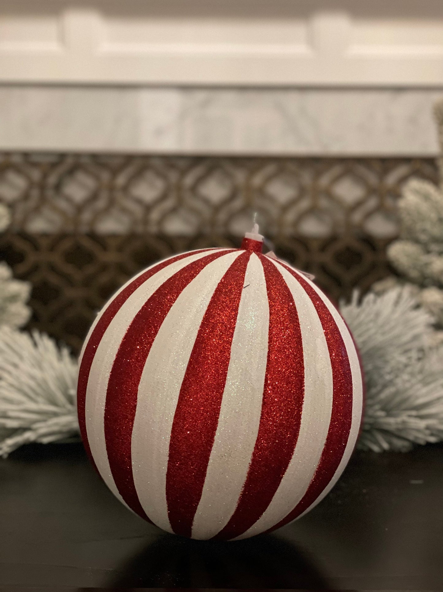 Ball 250mm striped red/white. Glitter. Shatterproof *