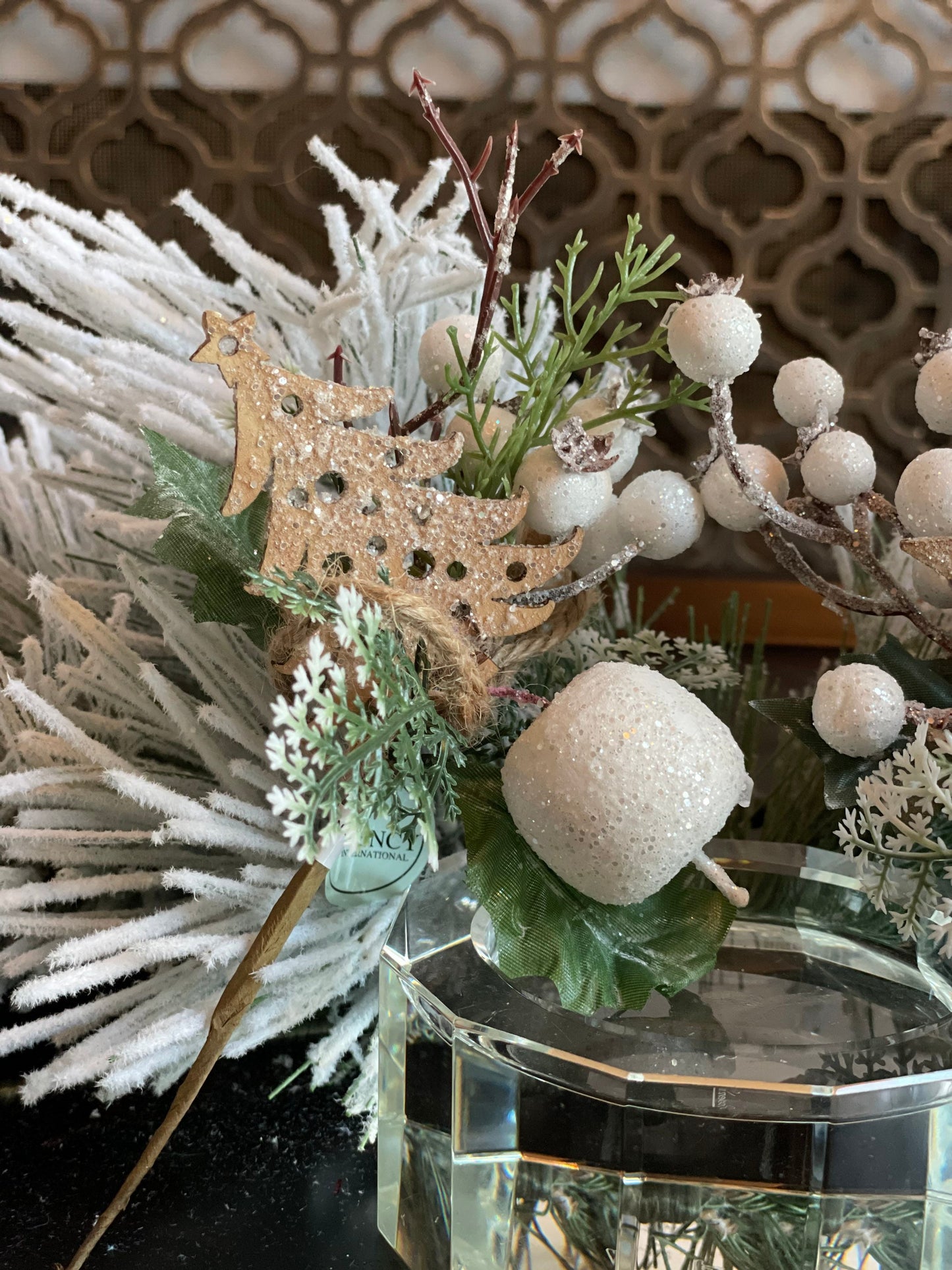 9" pick frost berry tree and star pick 2 assortment, natural frosted set. Set of 4*.