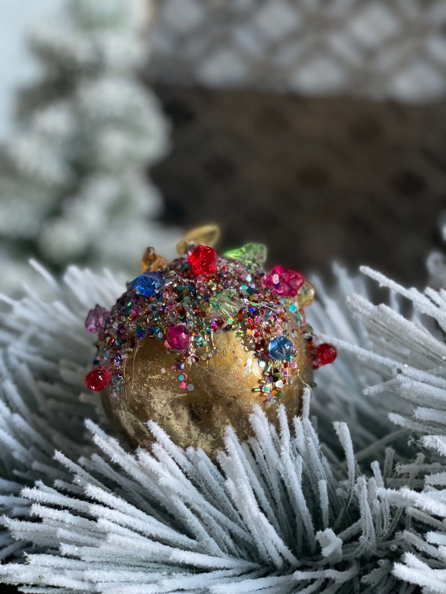 4” Kaleidoscope jeweled ball gold