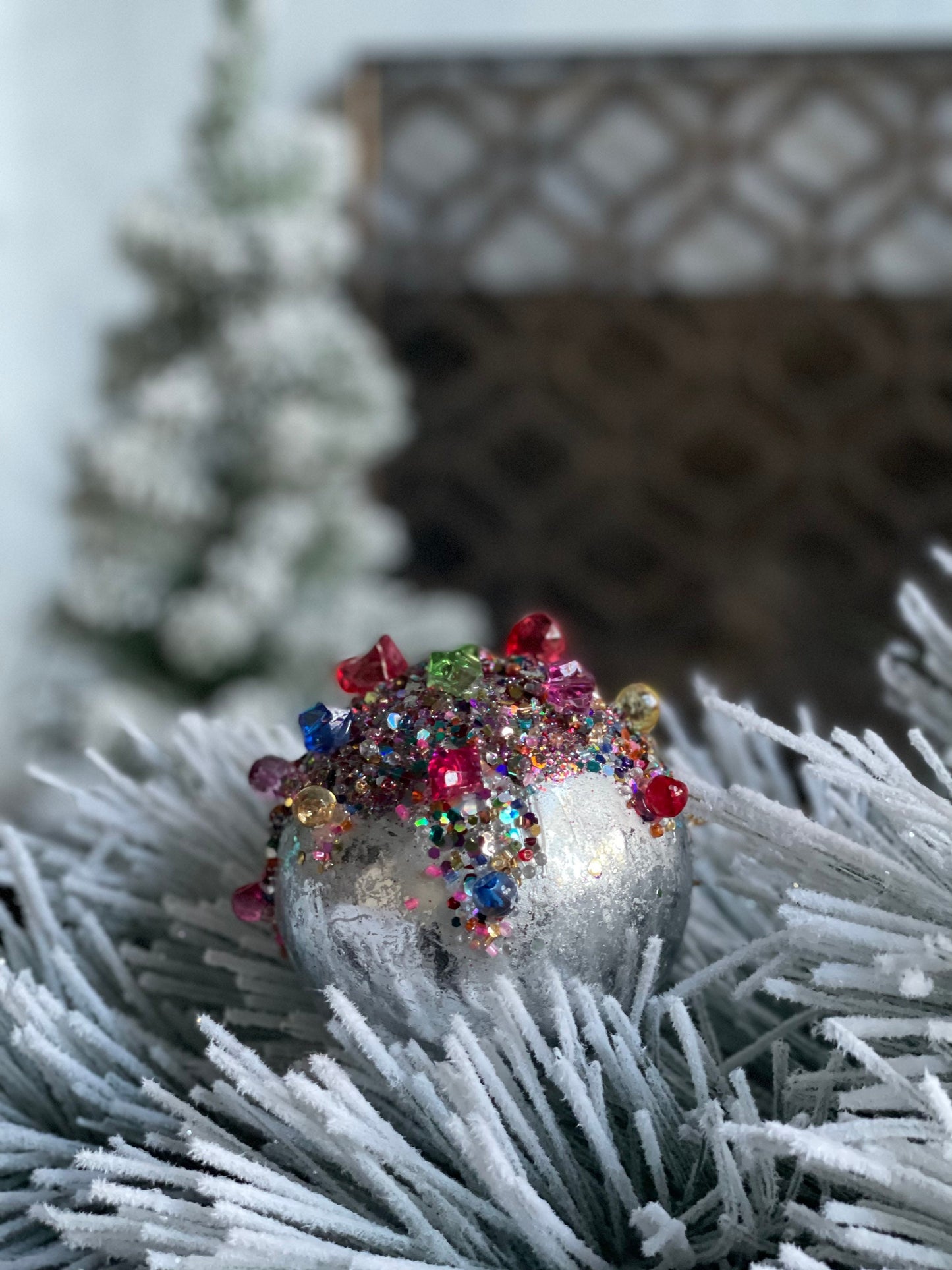 4” Kaleidoscope jeweled ball silver