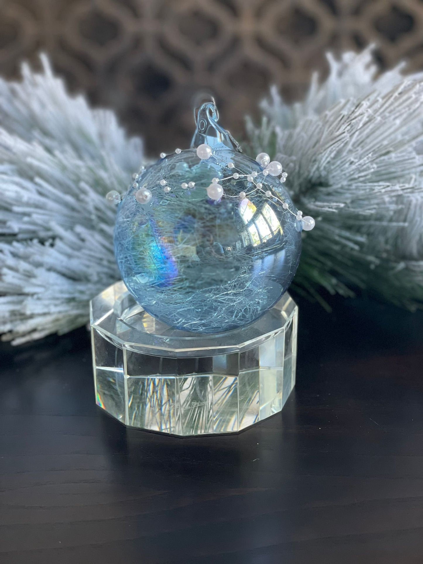 4"glass ball w/pearls net ornament