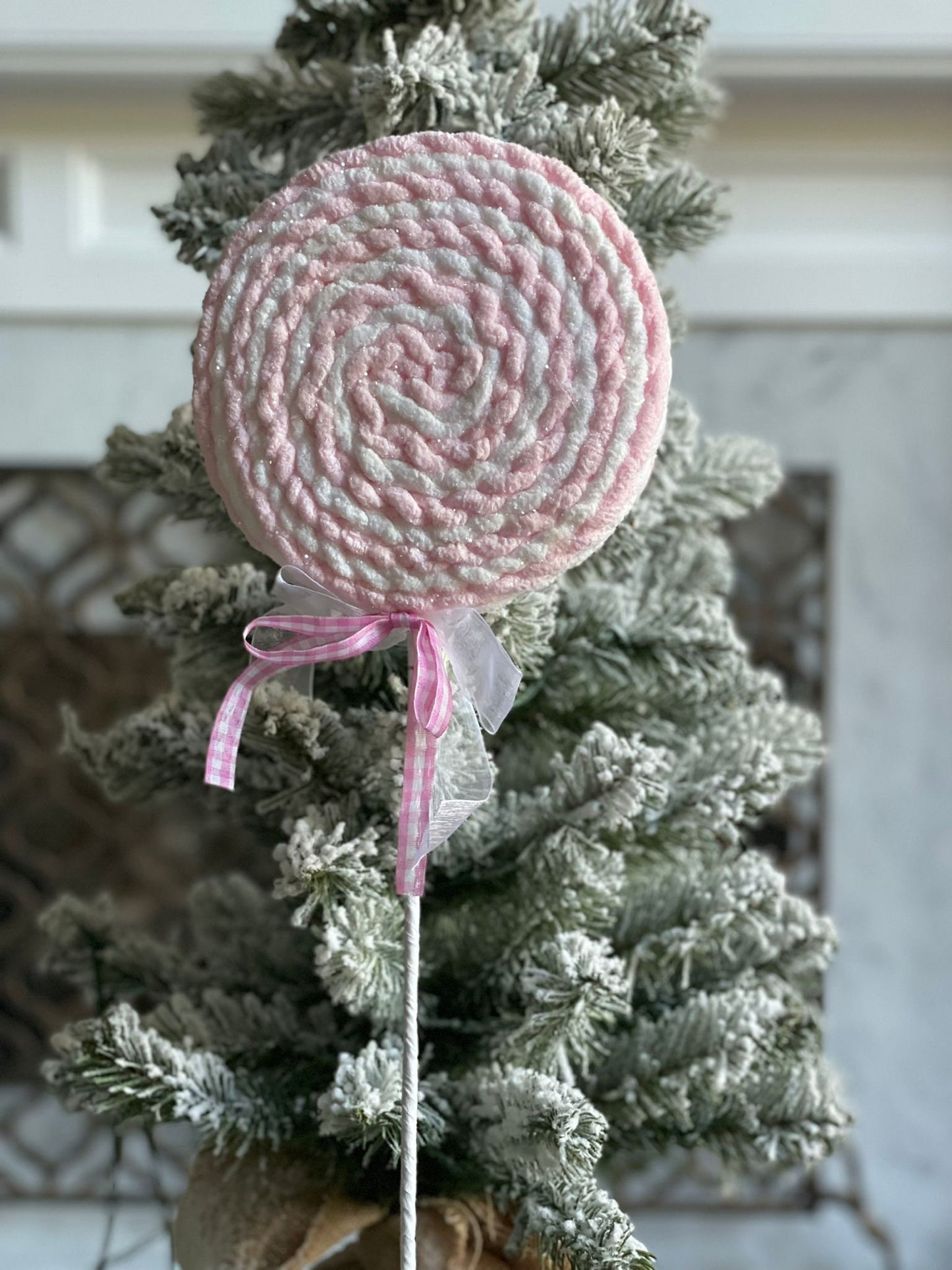 20"Fabric frosting lolipop w/bow stem.*