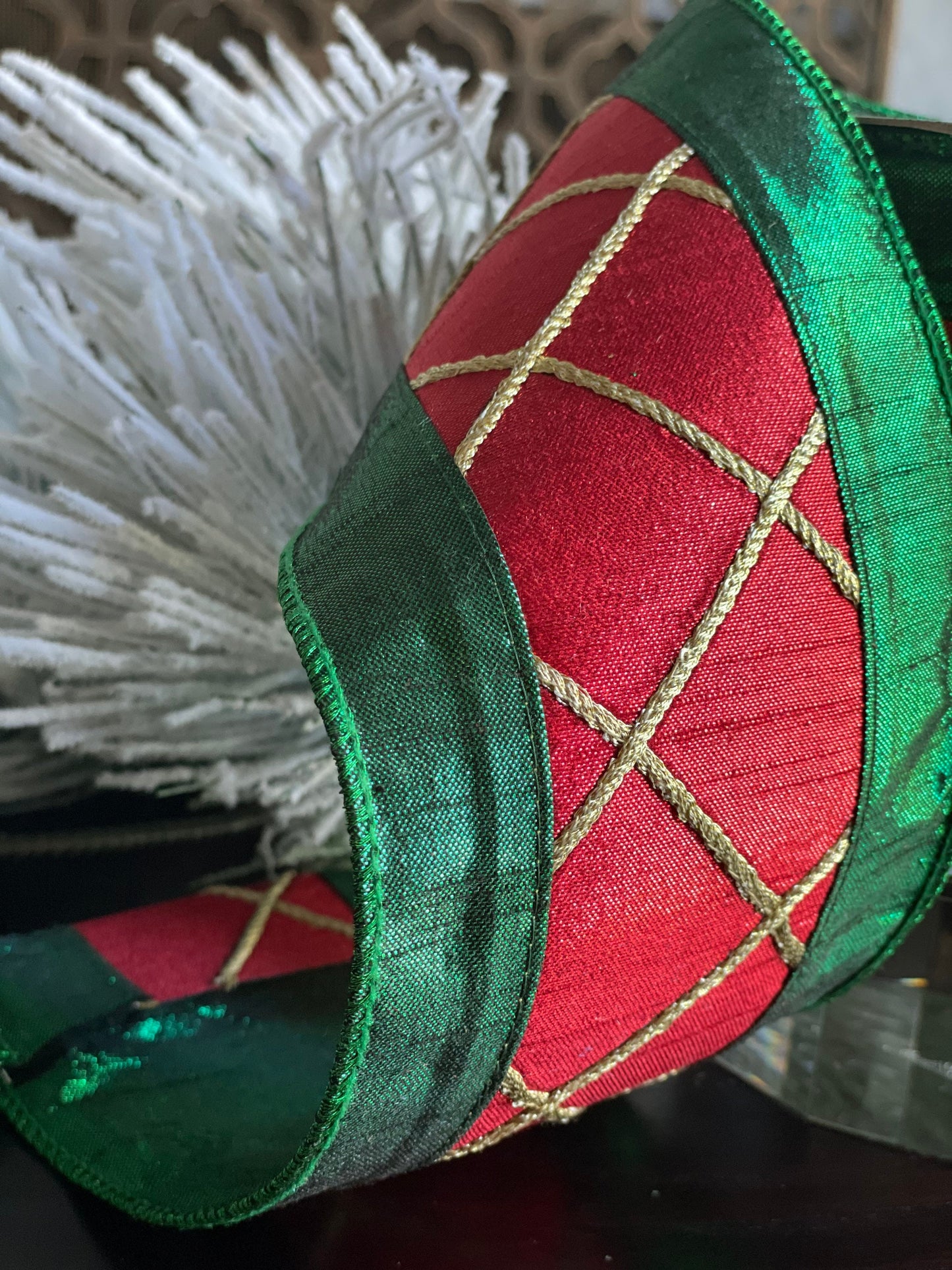 4" X 10 yds Drummer boy ribbon. Rojo, verde y dorado. Farrisilk. Cableado.