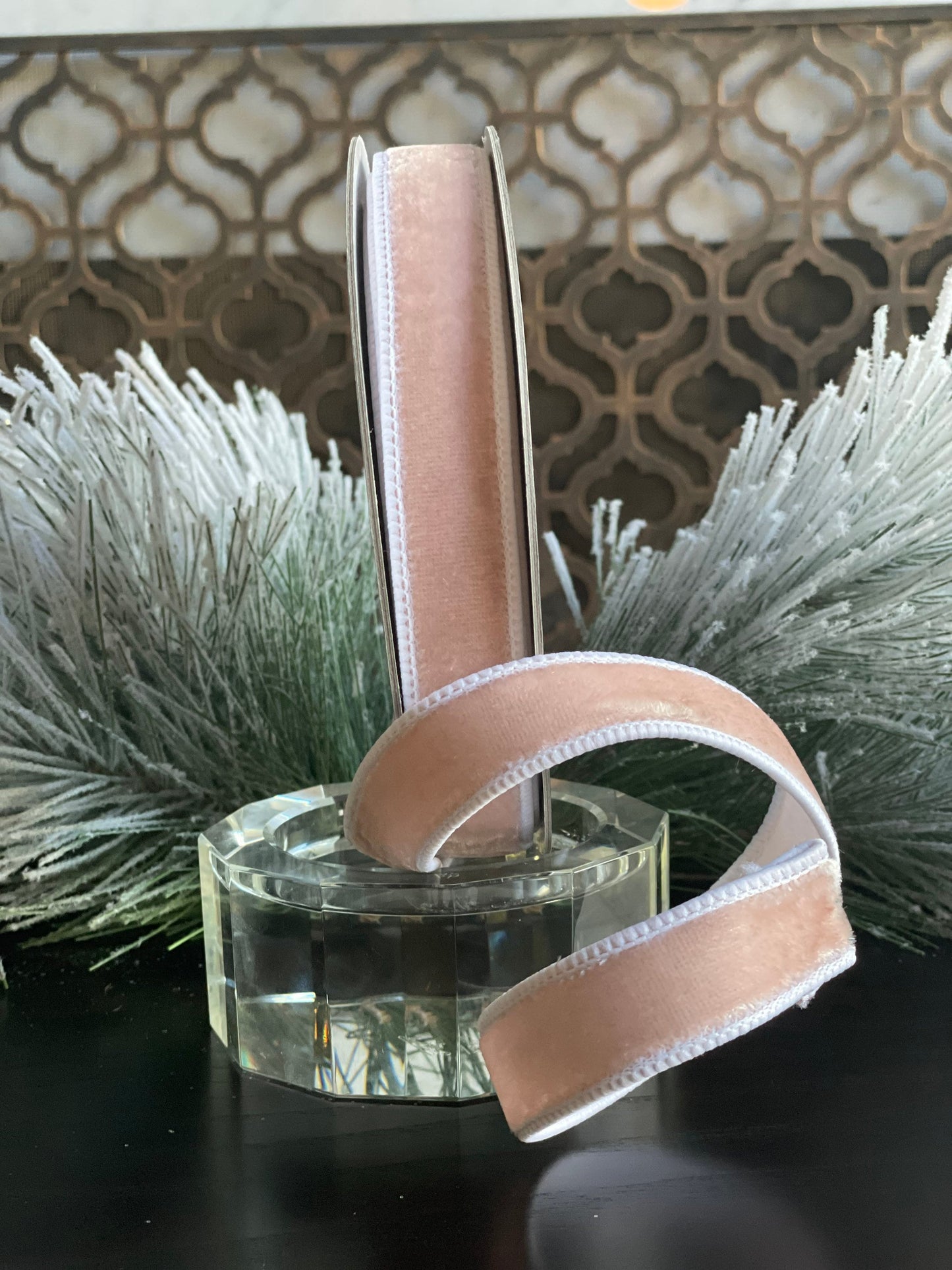1” X 10 yds. Ribbon velvet pink and white. Wired. Farrisilk.