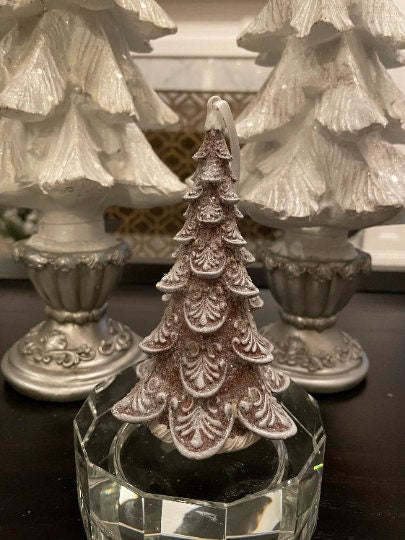 5.5” resin gingerbread tree
