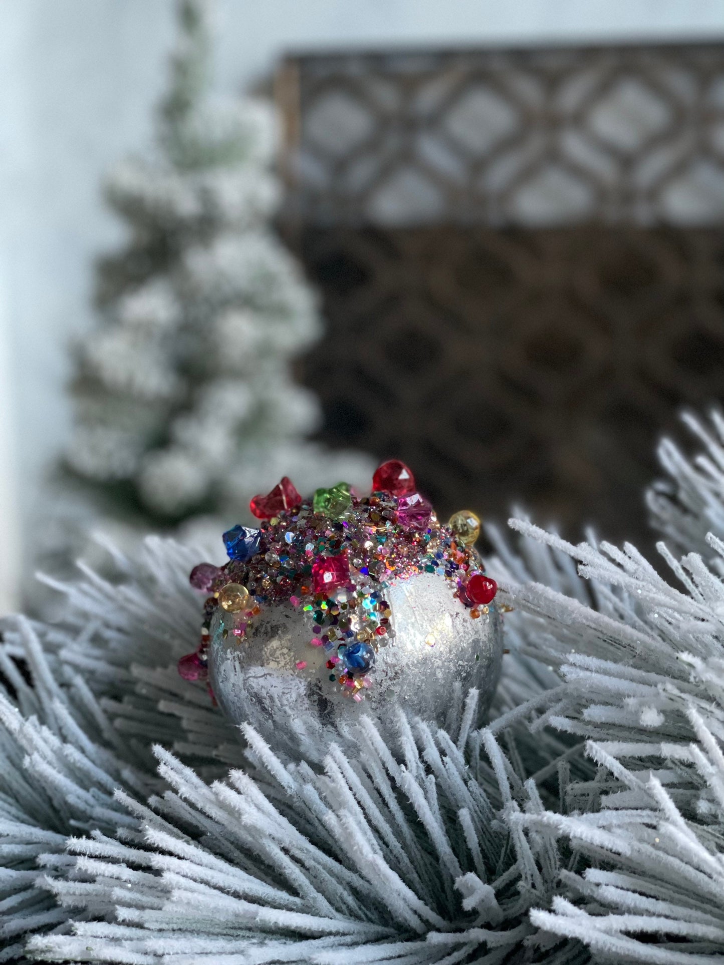 4” Kaleidoscope jeweled ball silver