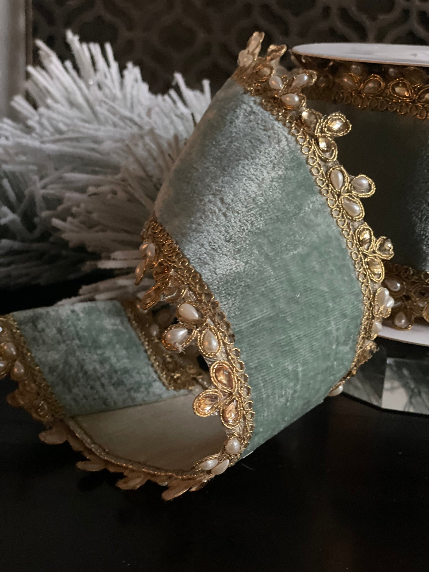 4”x 5 yds velvet pearl / jewel edge double side ribbon. Aqua.