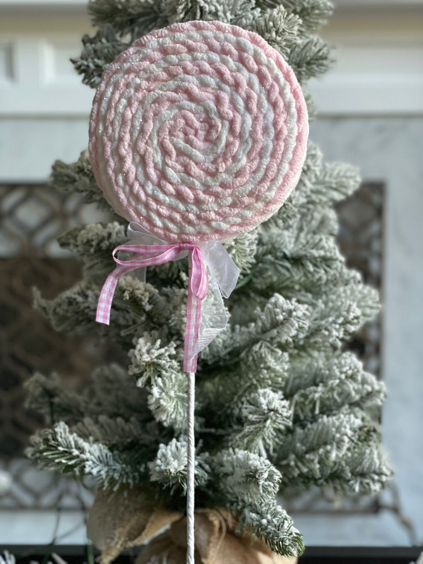 20"Fabric frosting lolipop w/bow stem.*