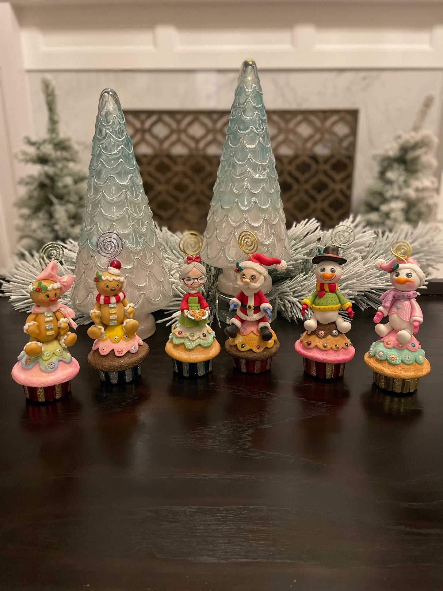 Handmade Cupcake set of 6. Cupcake place card holder. Cupcake Santa, Gingerbread and snowman. Polymer clay. Handmade.