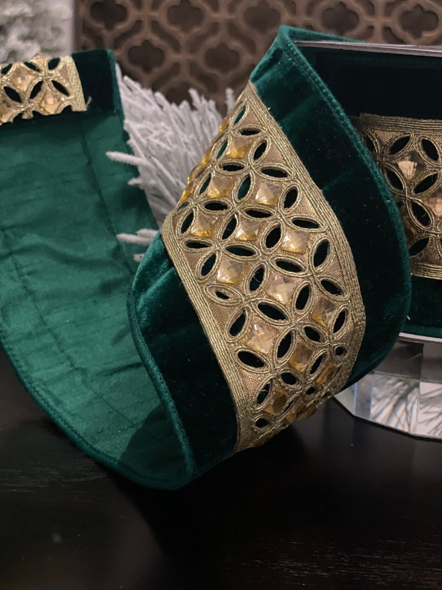 4” x 5 yds. Velvet diamond lace emerald gold . Wired. Farrisilk.*