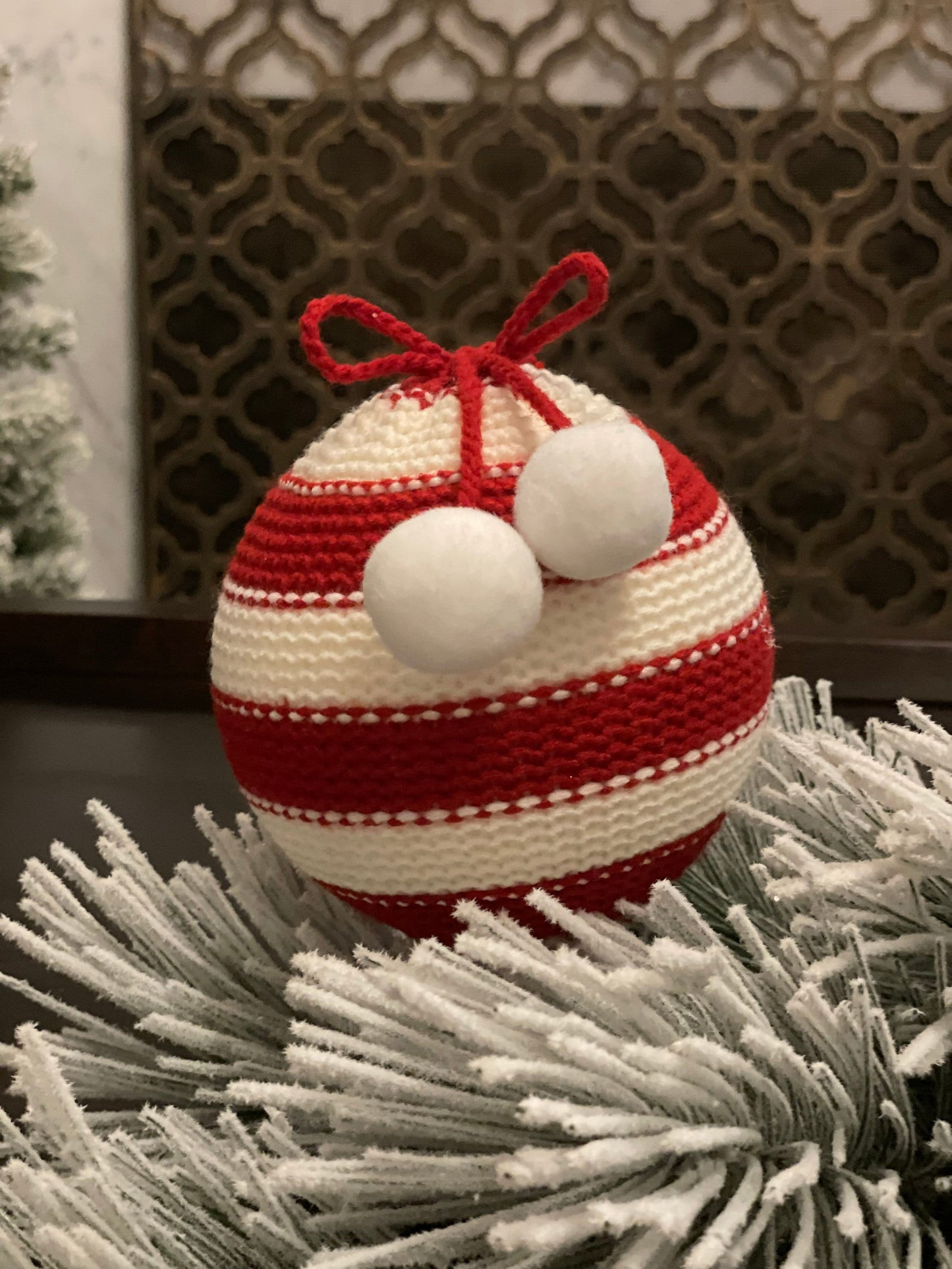 5" Striped knit ball ornament. White and red.