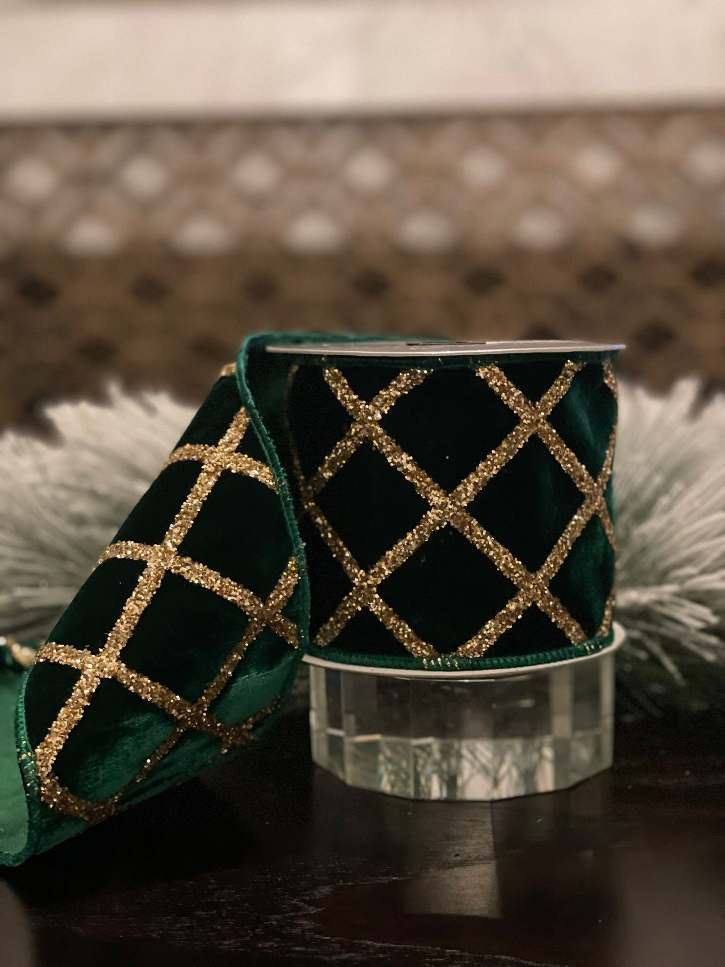 4” x 5 yds. Velvet glitter lattice emerald green. Wired.