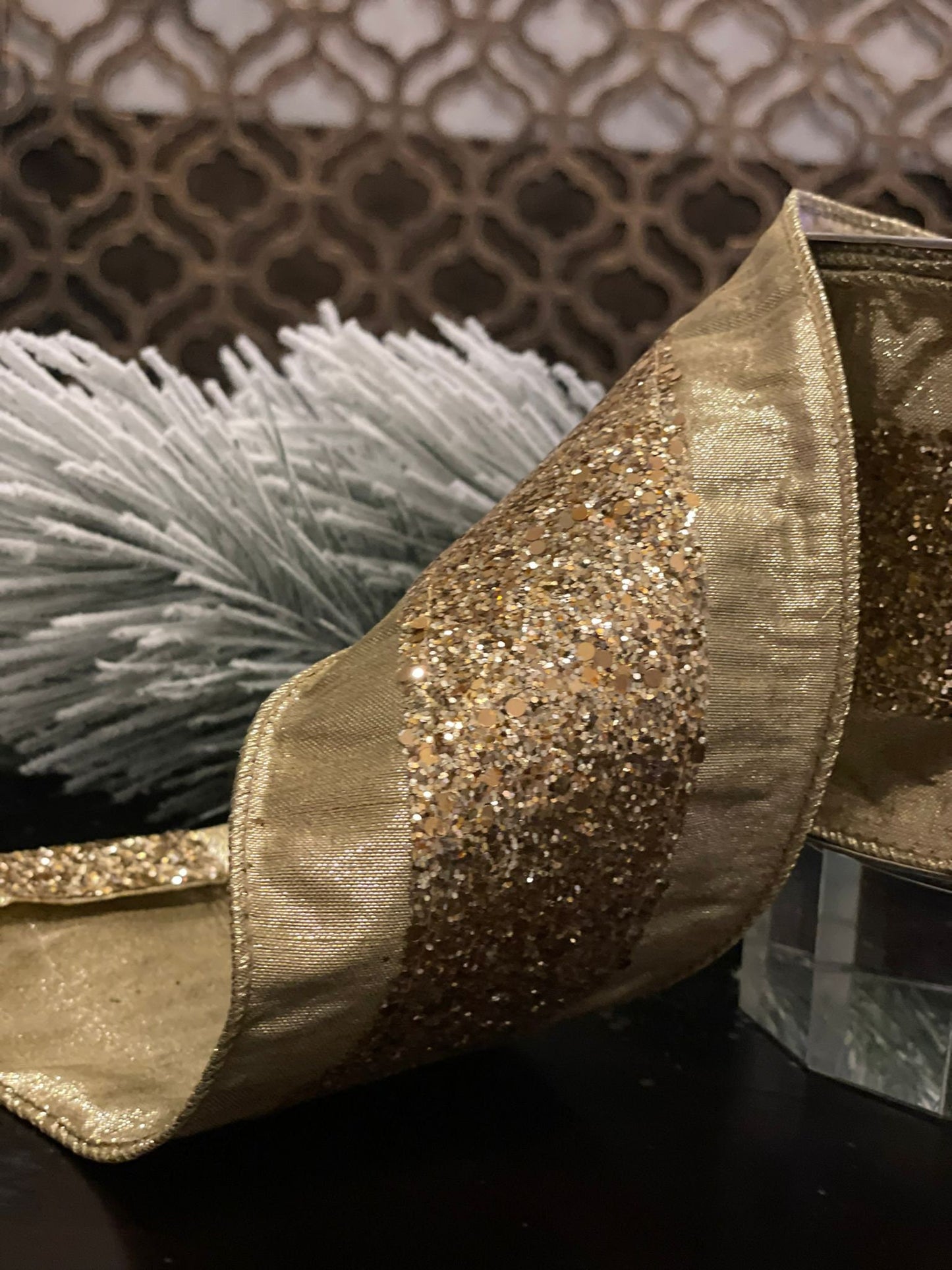 4”x 10 yds. glitter trim gold. Wired. Farrisilk.