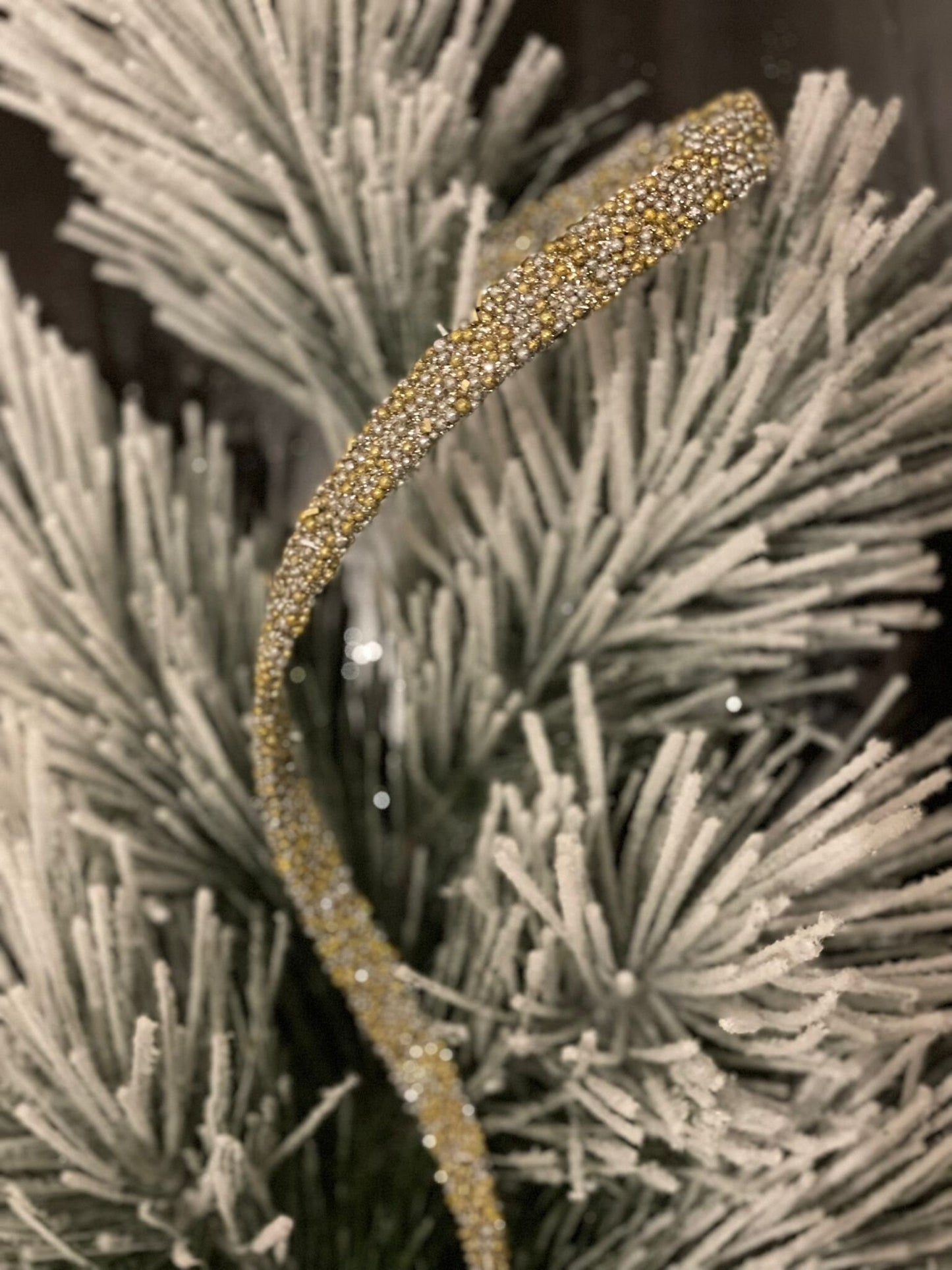 15’ x 1/2” Gold and silver beaded garland. Raz.