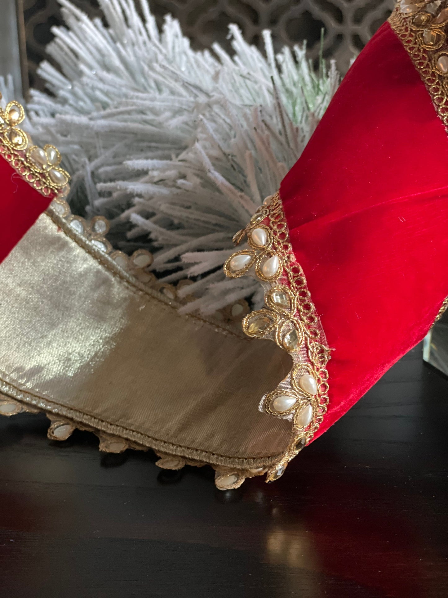 4”x 5 yds. velvet pearl / jewel edge double side ribbon. Red. Wired.