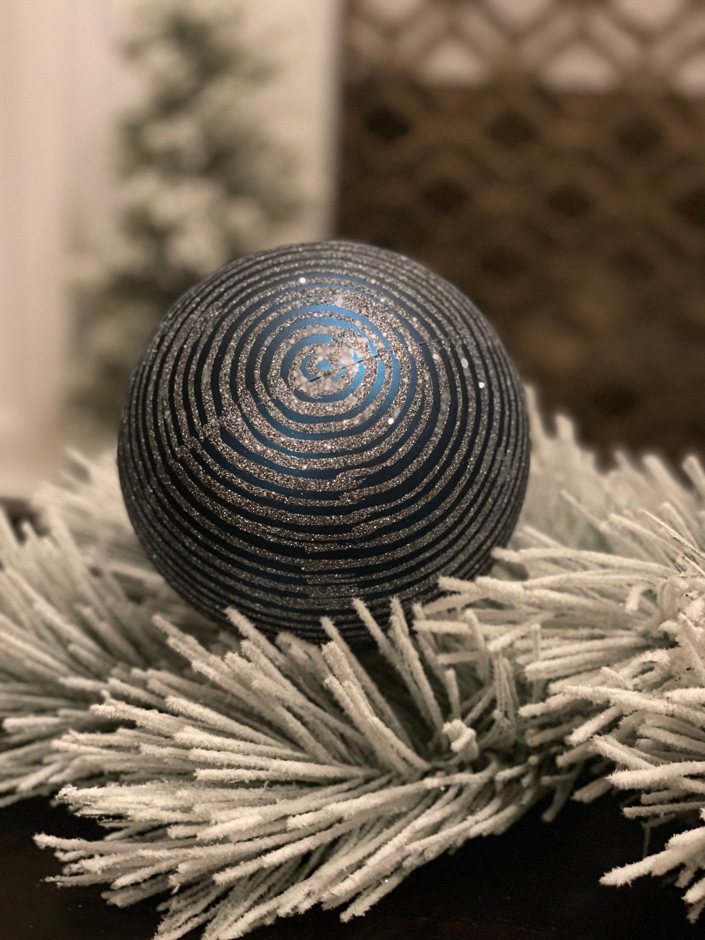 Ball 150mm matte blue chrome glitter. Plastic.